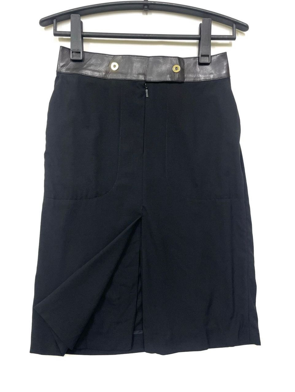 Gucci VINTAGE GUCCI BLACK POCKET SKIRT Size 28" / US 6 / IT 42 - 7 Thumbnail