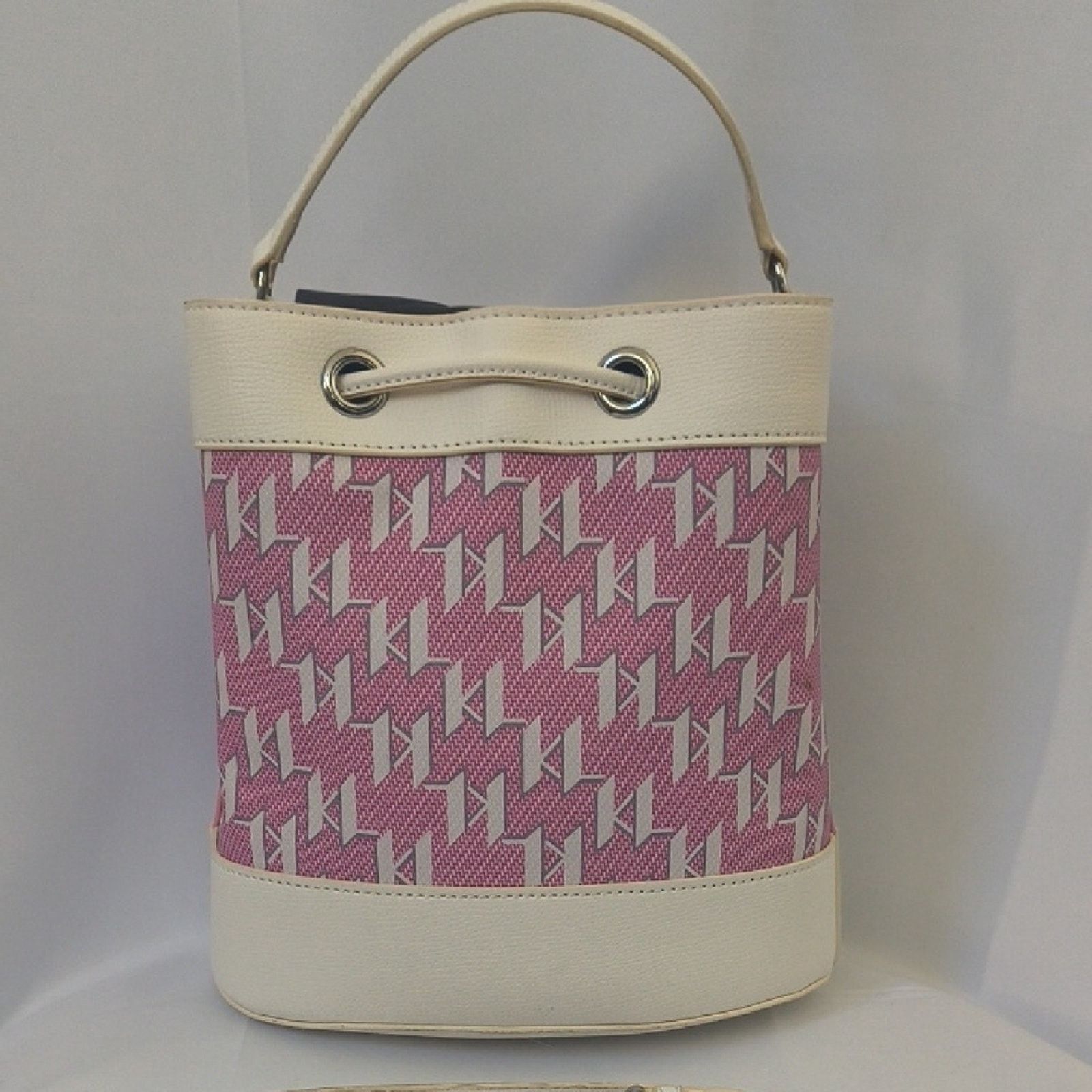 Karl Lagerfeld Like New Karl Lagerfield Paris Signature Leather Bucket Bag Size ONE SIZE - 10 Thumbnail