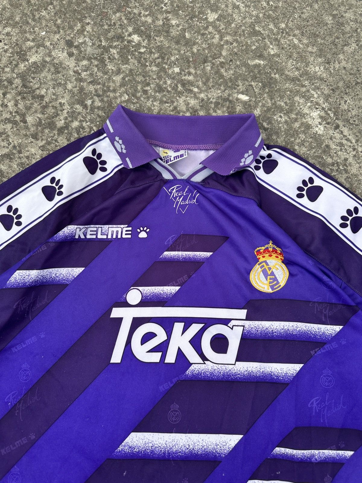 Vintage Vintage Kelme Real Madrid Soccer Suits Jersey Rare Lampas XL Size US XL / EU 56 / 4 - 4 Thumbnail