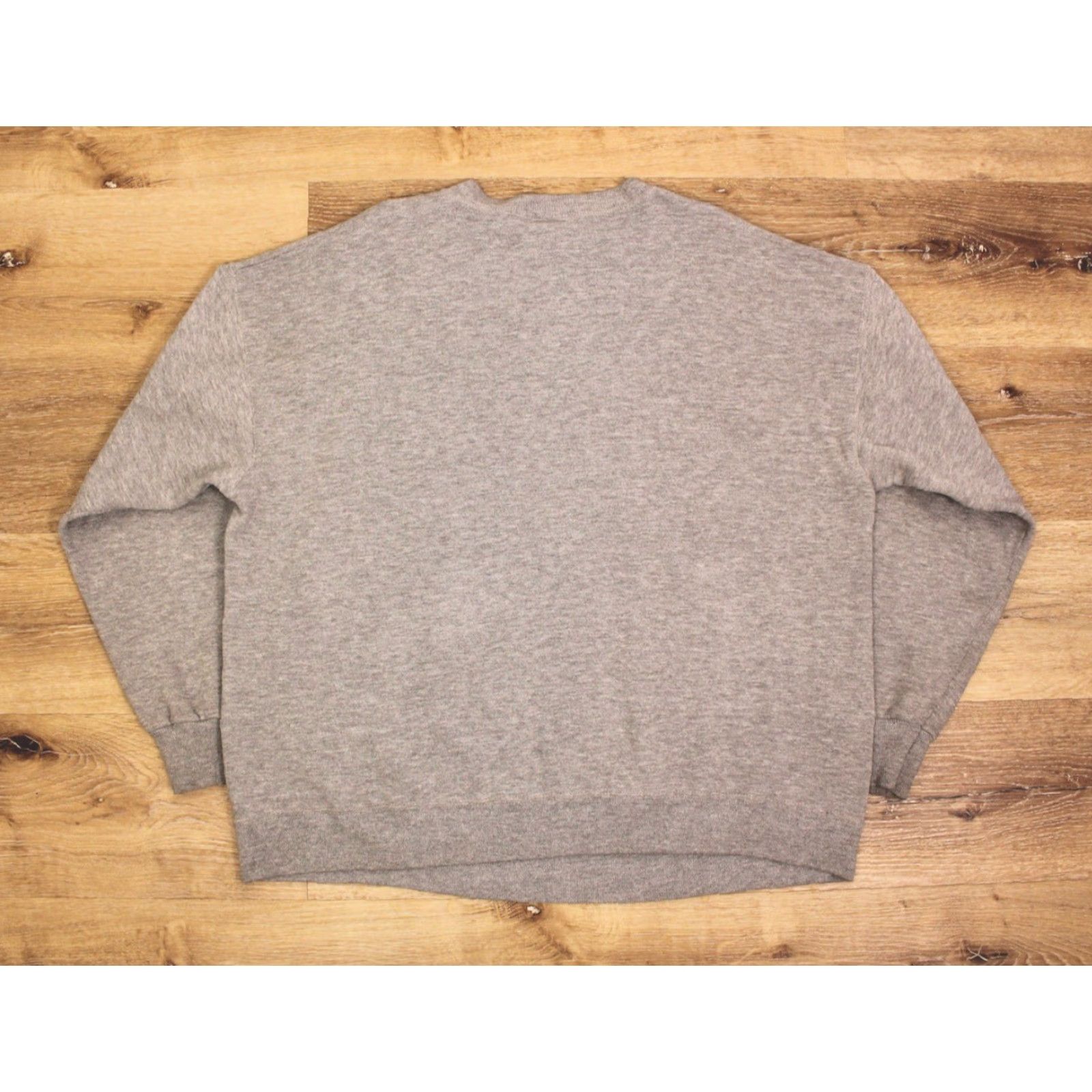 Lee VINTAGE Lee Sport Cowboys Helmet Sweatshirt 1990s XL Grey Polycotton Shirt Mens Sportswear/Beach 90s Size US XL / EU 56 / 4 - 2 Thumbnail