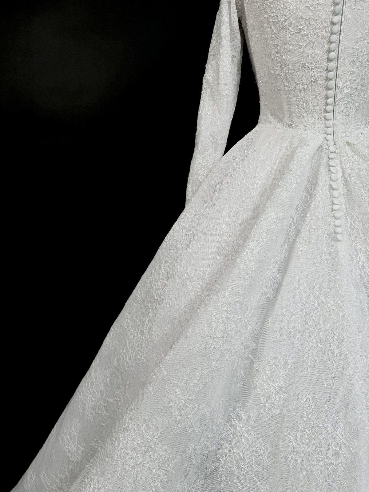 Other Preloved US 8 Anna Augusta Chantilly lace Bridal gown Size M / US 6-8 / IT 42-44 - 7 Thumbnail