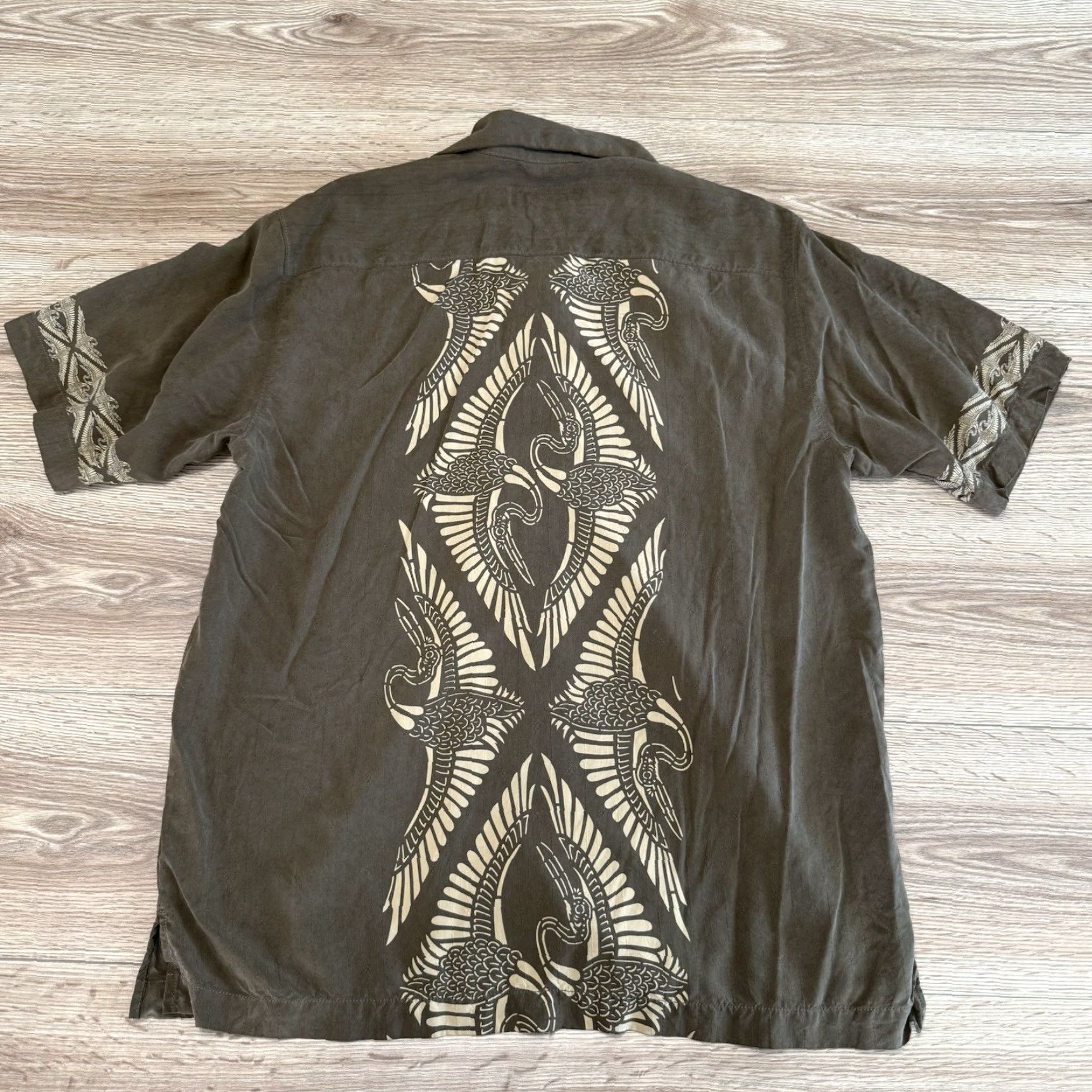 Tommy Bahama VINTAGE Tommy Bahama Camp Shirt Men Medium Silk Hawaiian Casual Short Sleeve Brown Size US M / EU 48-50 / 2 - 7 Thumbnail