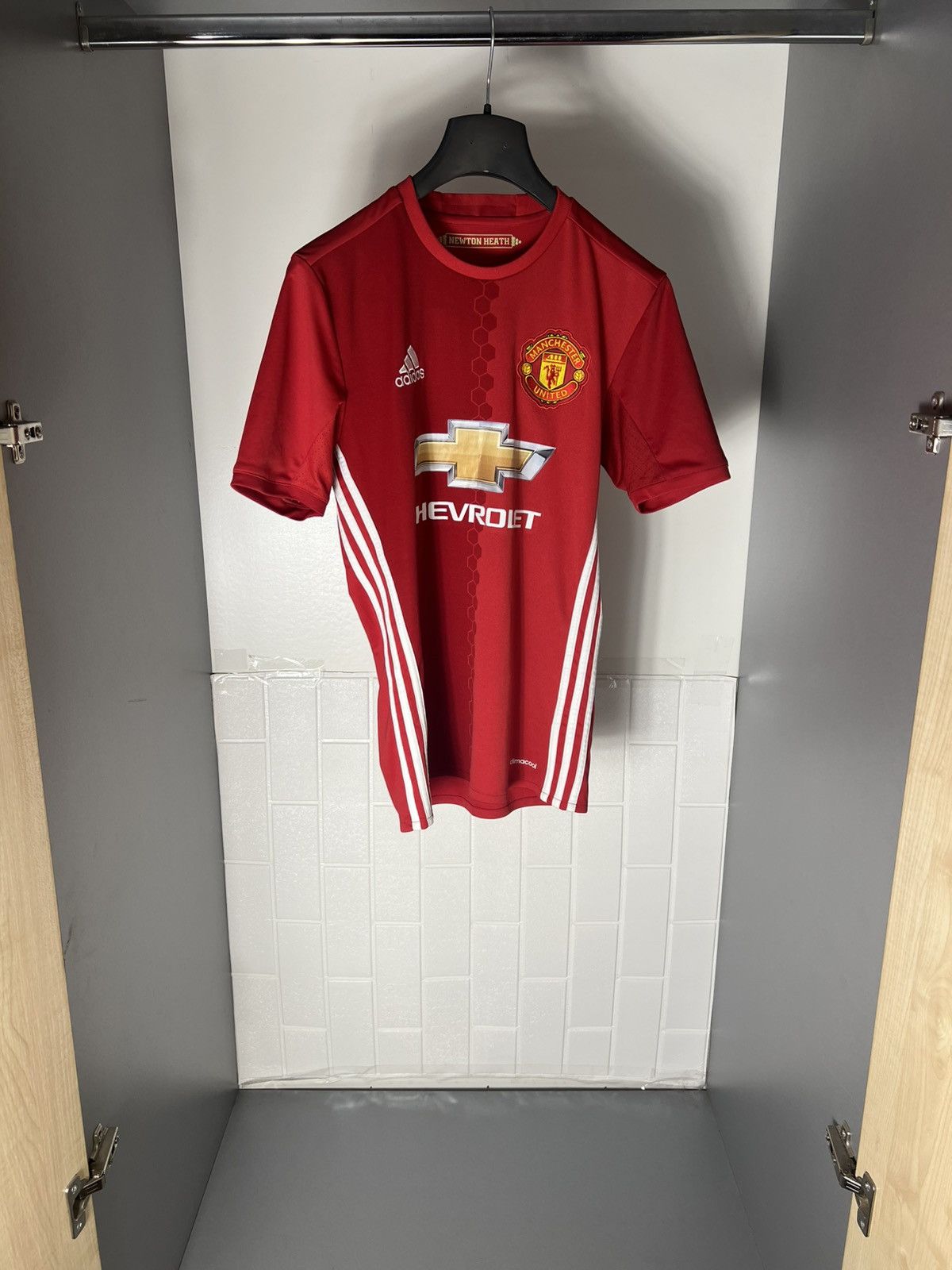 Vintage VERY RARE ADIDAS FC MANCHESTER UNITED ENGLAND SOCCER JERSEY Size US XS / EU 42 / 0 - 1 Thumbnail