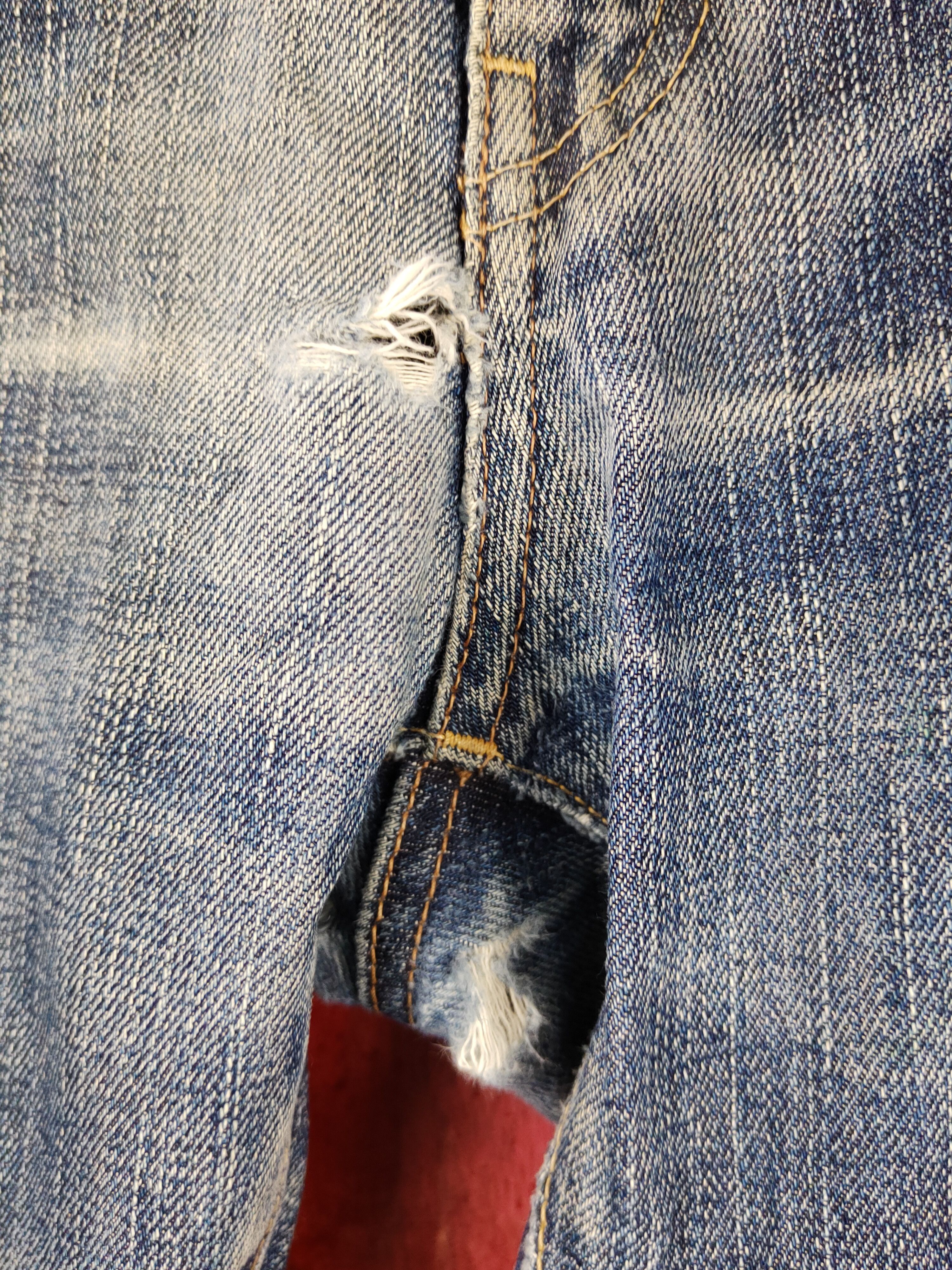 Japanese Brand Uniqlo Dark Blue Distressed Ripped Jeans #S1678 Size US 32 / EU 48 - 3 Thumbnail
