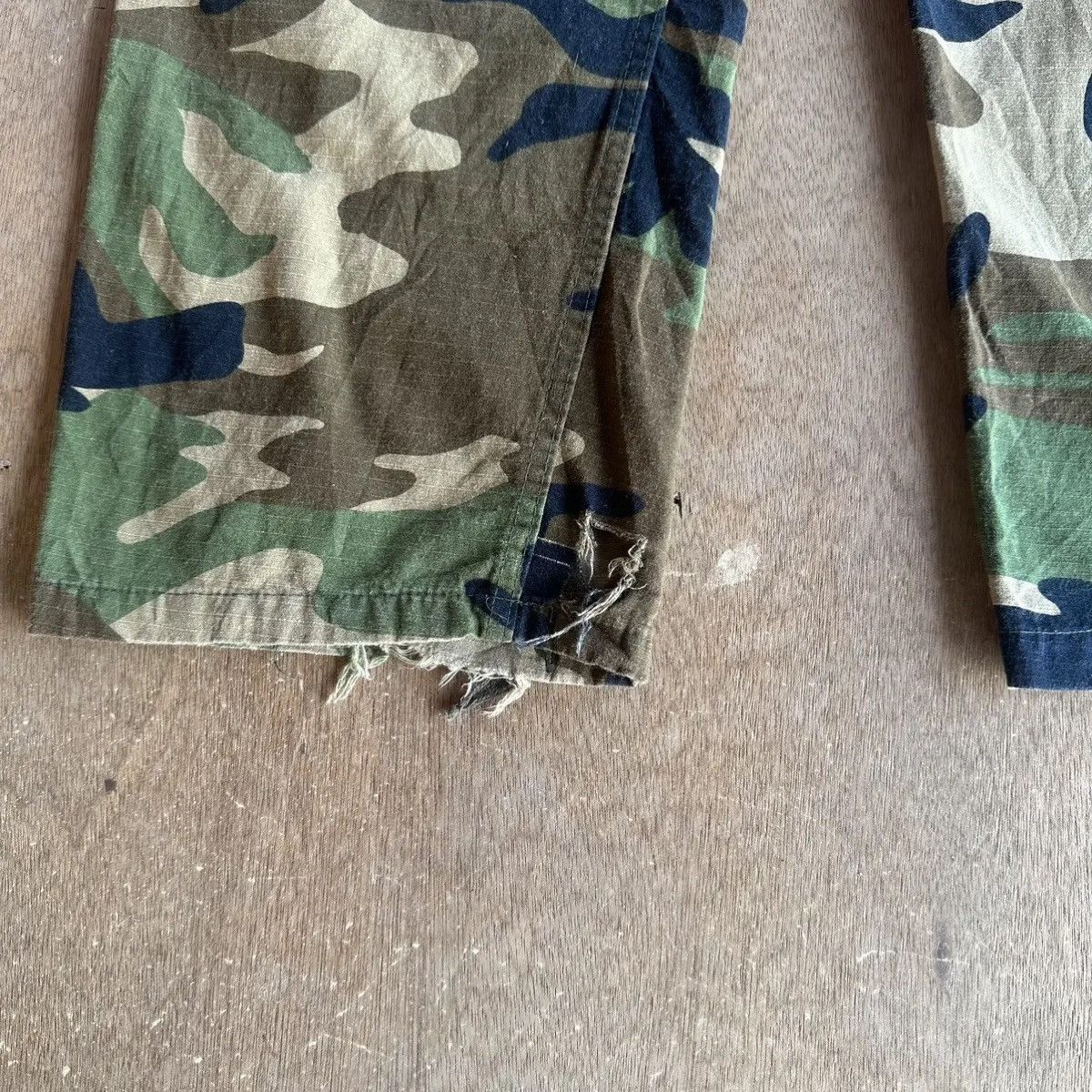 Japanese Brand VTG DOUBLE KNEE CAMO WOODLAND DISTRESSED TACTICAL CARGO PANT Size US 34 / EU 50 - 10 Thumbnail