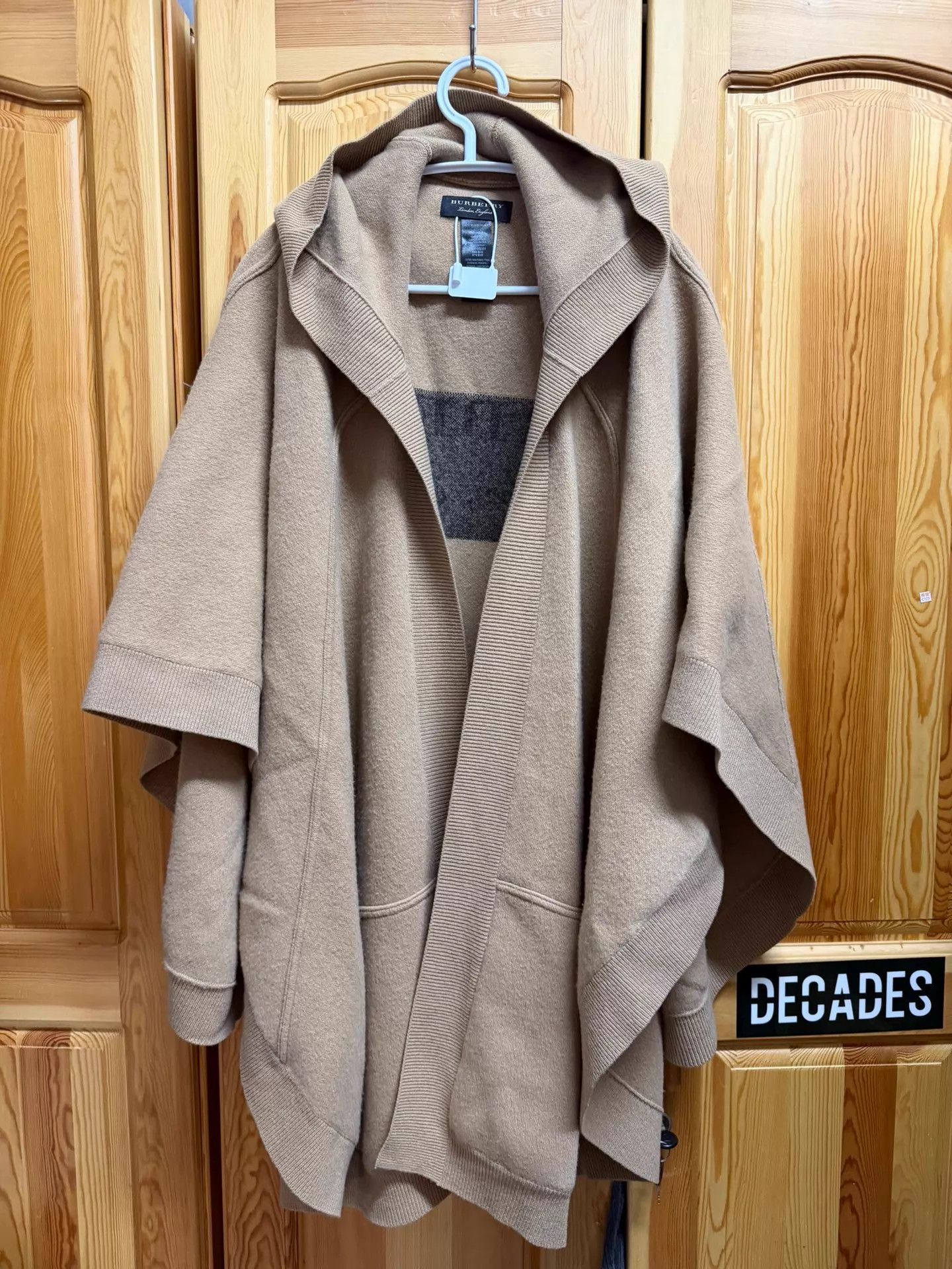 Burberry Burberry Camel Wool Blend Cloak EU Size ONE SIZE - 1 Thumbnail