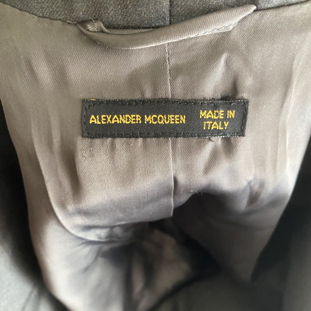 Alexander McQueen Vintage 90’s Alexander Mcqueen Blazer Size M / US 6-8 / IT 42-44 - 5 Thumbnail
