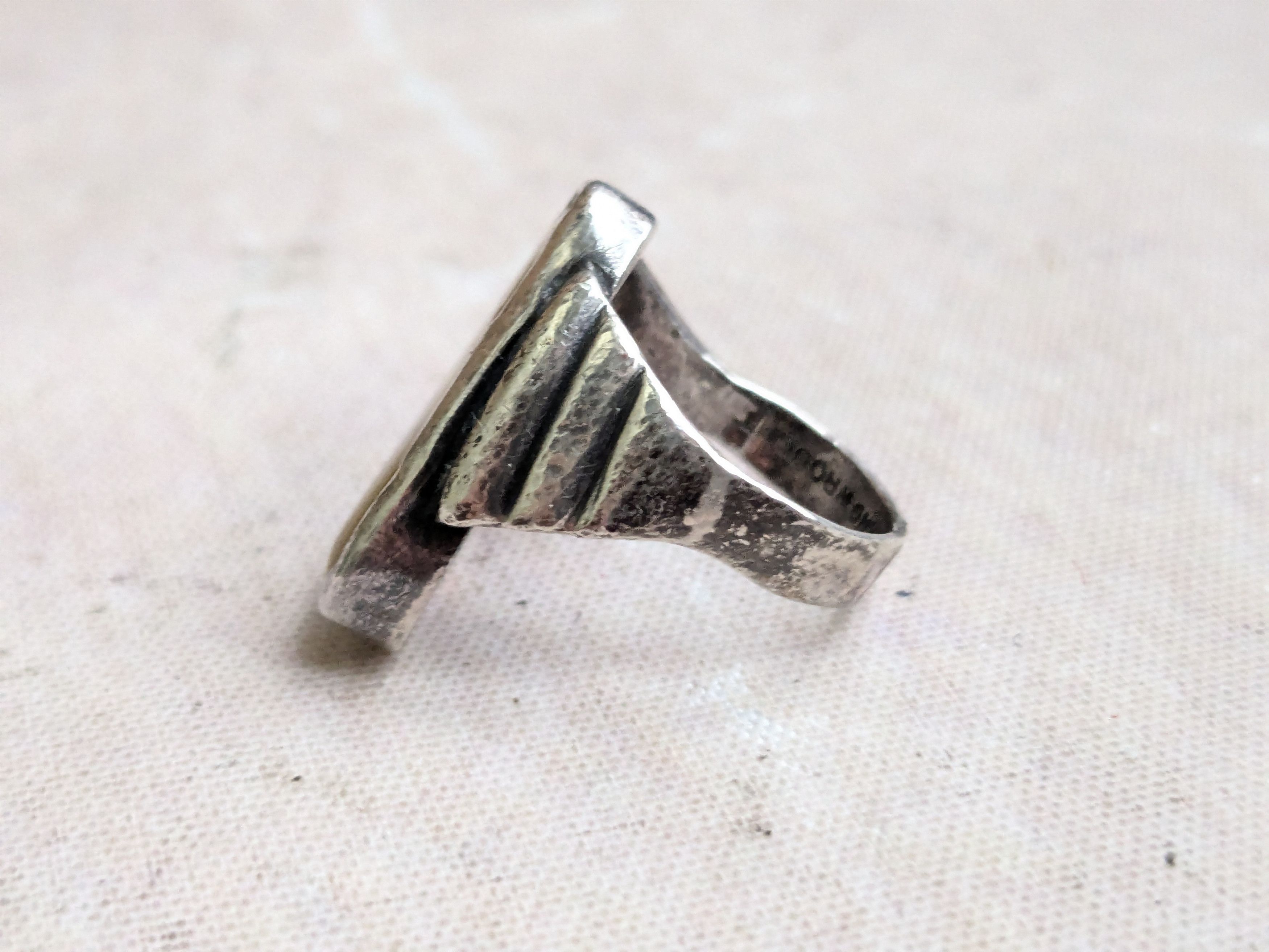 Sterling Silver Vintage Sterling Silver Ring Tiger's Eye Brown Handwrought 5 Size ONE SIZE - 2 Thumbnail