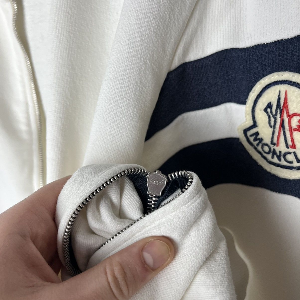 Moncler Vintage Moncler Maglia Cardigan Track Jacket Big Logo Patch Size US M / EU 48-50 / 2 - 11 Thumbnail