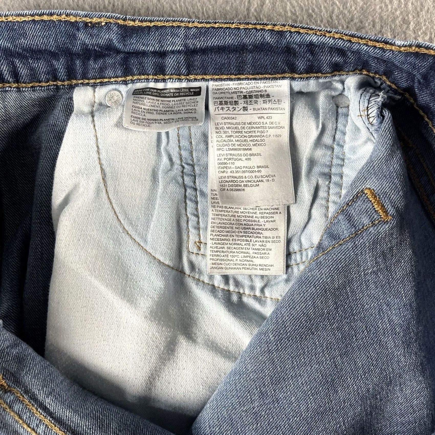 Levi's LEVI'S 505 Jeans Denim Regular Fit Straight Leg 36x30 Men Blue Medium Wash Vintage: No Mens Pants Pocket 5-Pocket Design Size US 36 / EU 52 - 7 Thumbnail