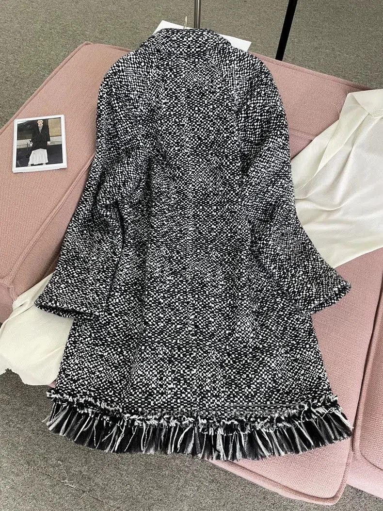 Chanel Chanel 20A Tweed Feather Coat. Size US XS / EU 42 / 0 - 4 Thumbnail