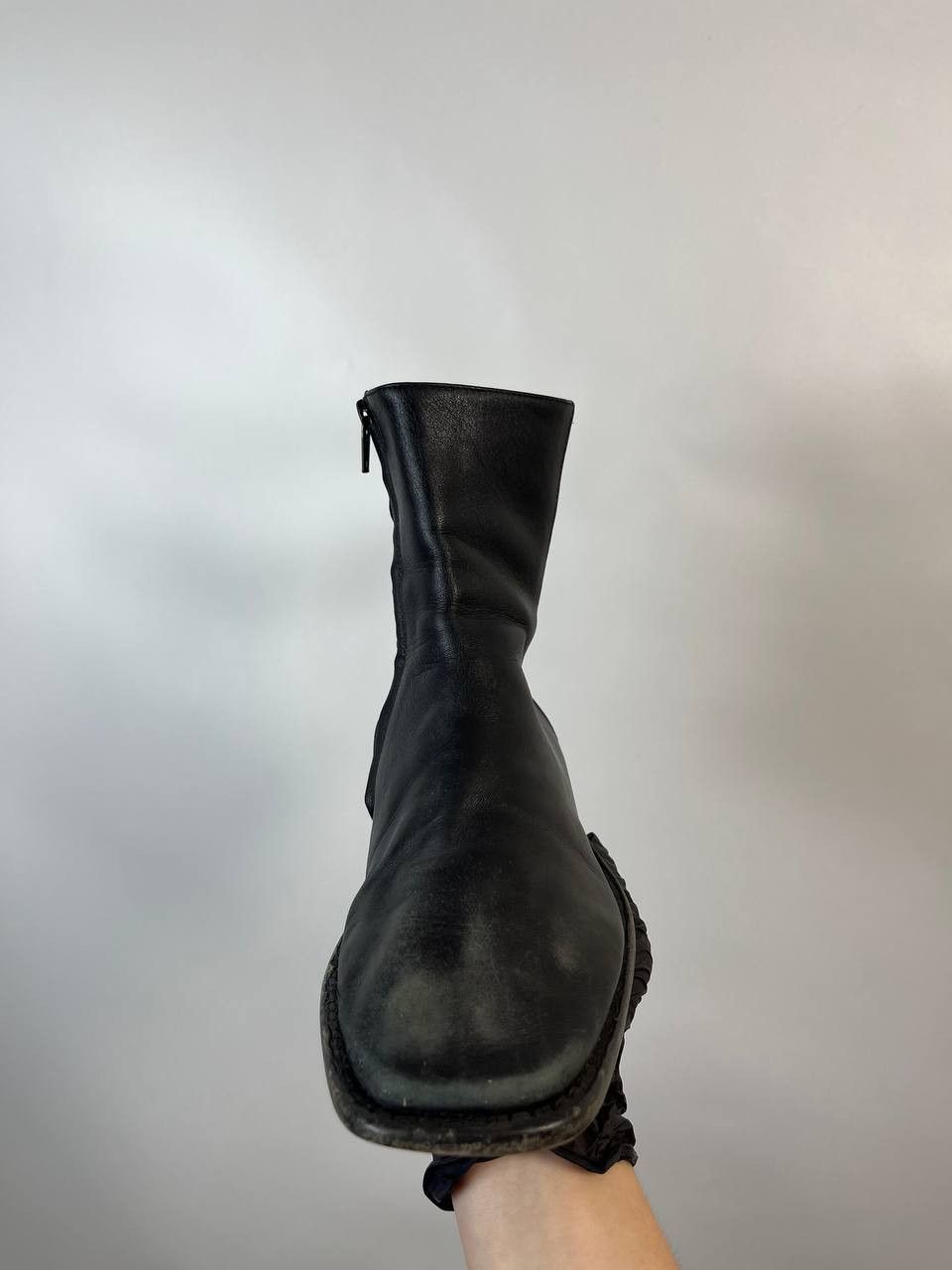 Balenciaga BALENCIAGA Chelsea ZIP-UP LEATHER BOOTS. SIZE 36 Size US 6 / IT 36 - 4 Thumbnail