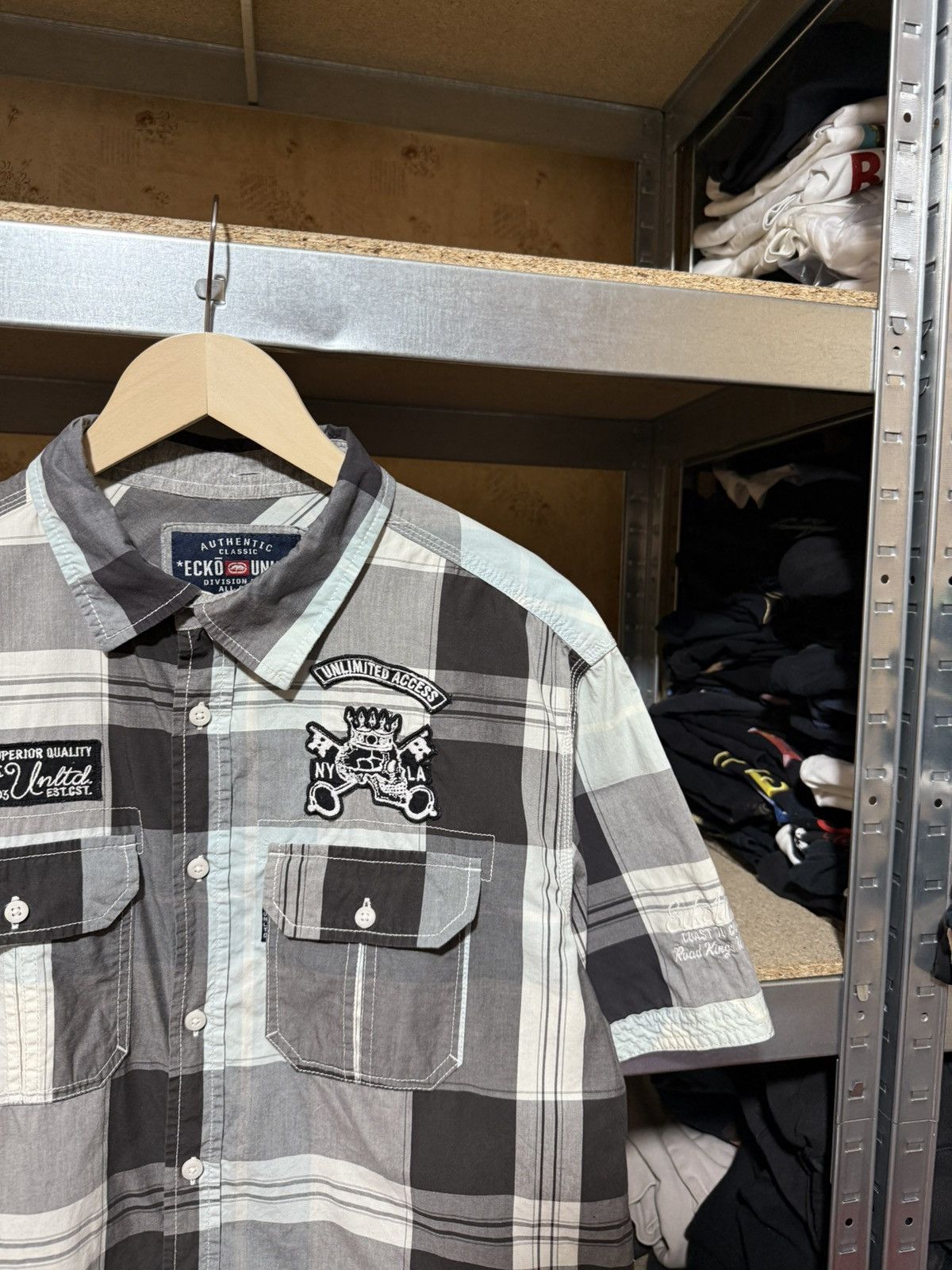 Ecko Unltd. × Rap Tees Superior Quality Ecko Unltd Skull Key Logo Button T-Shirt Size US XL / EU 56 / 4 - 4 Thumbnail