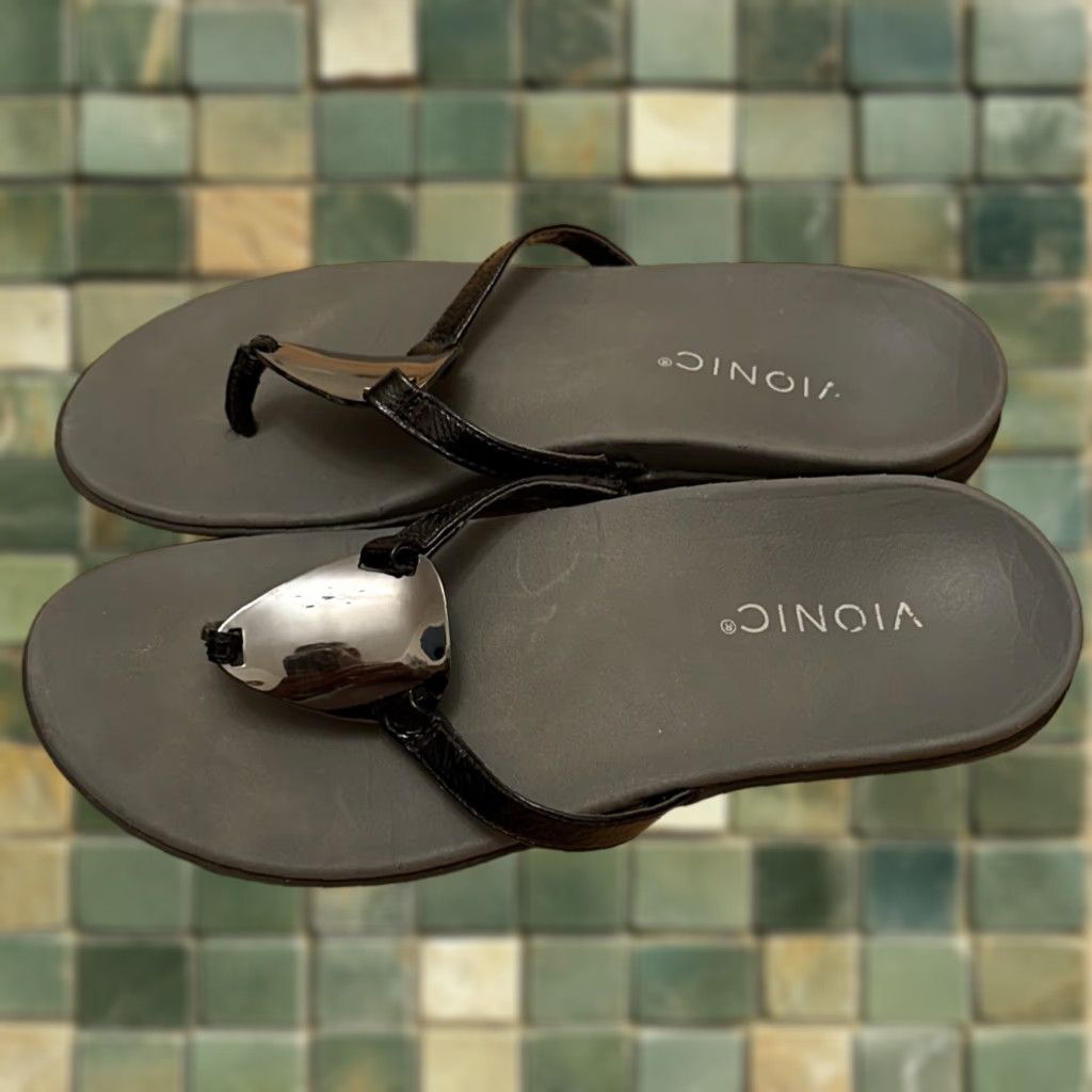 Vionic Vionic Raysa Sandals Thong Metal Toe Post Silver Black Womens 7 Flat Leather Slip On Size US 7 / IT 37 - 1 Thumbnail