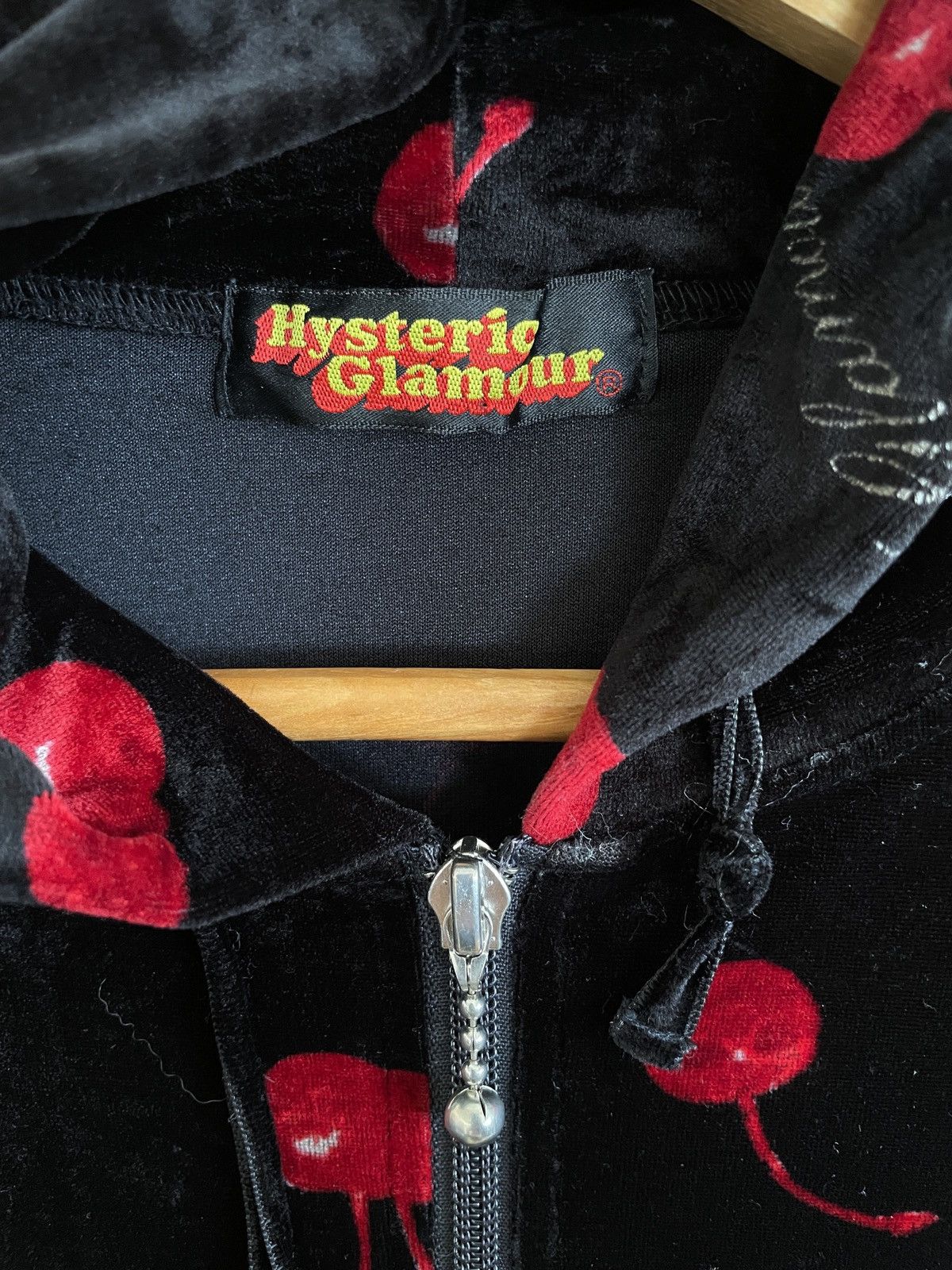 Hysteric Glamour Rare Vintage Hysteric Glamour Cherry Velvet T-shirt 1990s Size US M / EU 48-50 / 2 - 7 Thumbnail