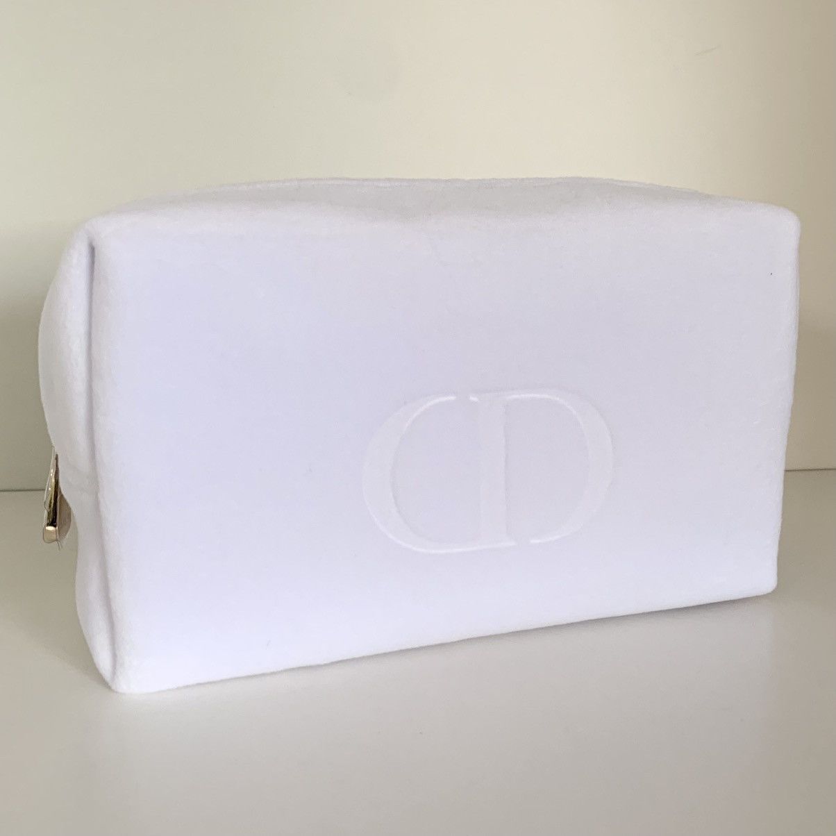 Dior Dior fuzzy white zippy pouch Size ONE SIZE - 16 Thumbnail