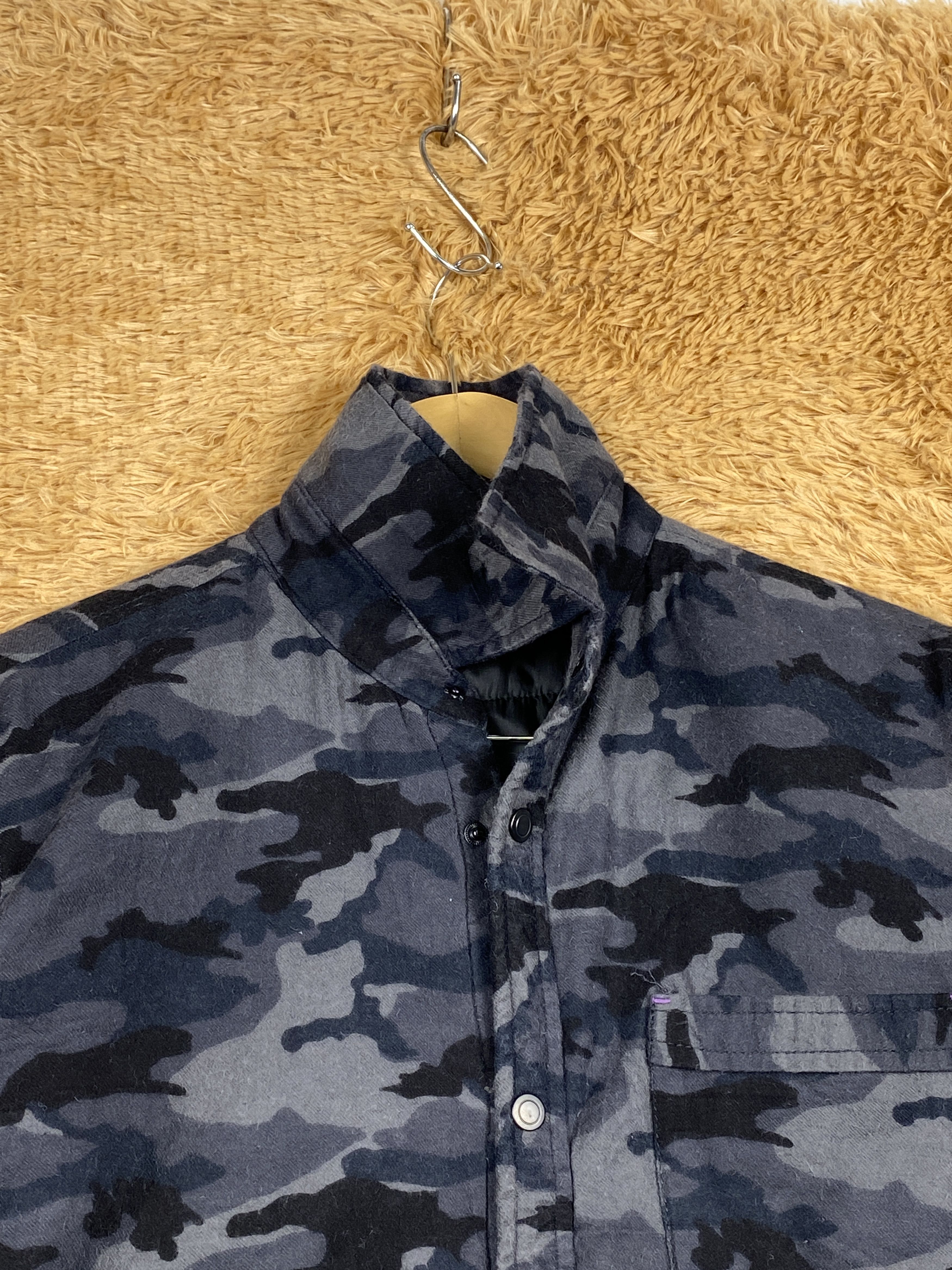 Japanese Brand Vintage Japanese Brand Camouflage Jacket Military Size US S / EU 44-46 / 1 - 3 Thumbnail