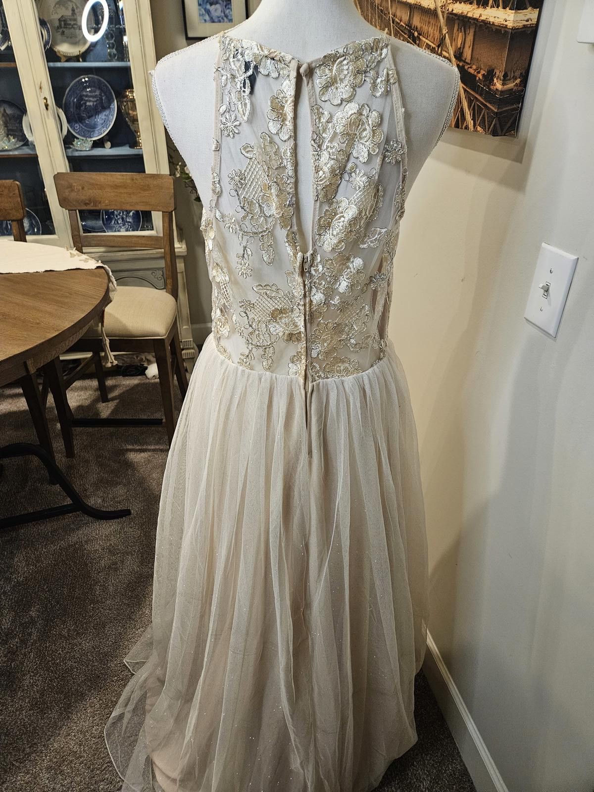 Designer Elegant Embroidered Evening Gown with Glitter Skirt Size L / US 10 / IT 46 - 10 Thumbnail