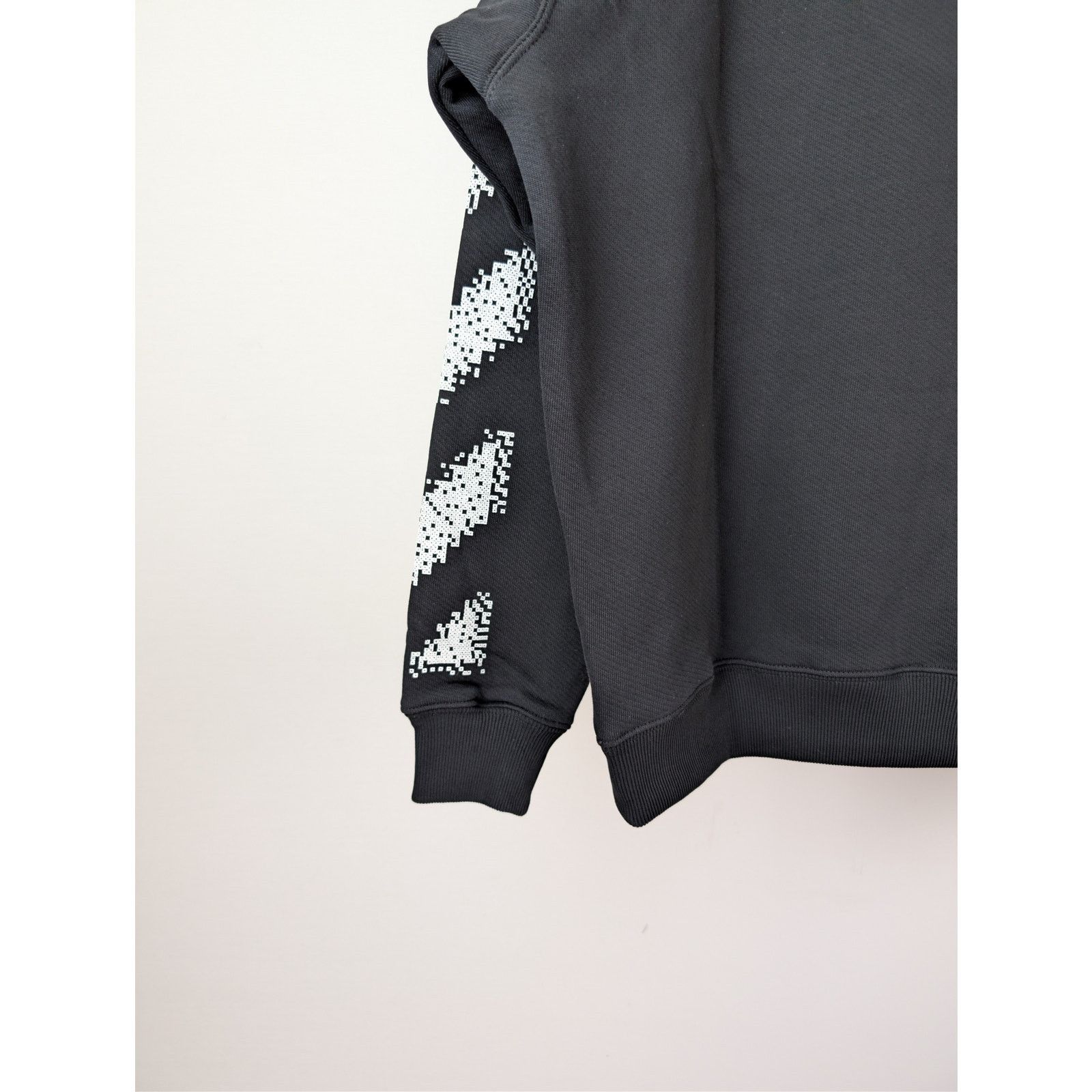 Off-White o1rshd1 Pixel Diag Skate Hoodie in Black/White Size US XL / EU 56 / 4 - 15 Thumbnail
