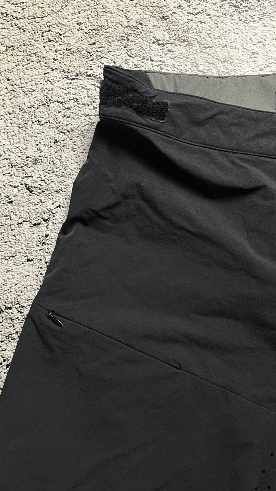Oakley Oakley gorpcore shorts Size US 34 / EU 50 - 2 Thumbnail