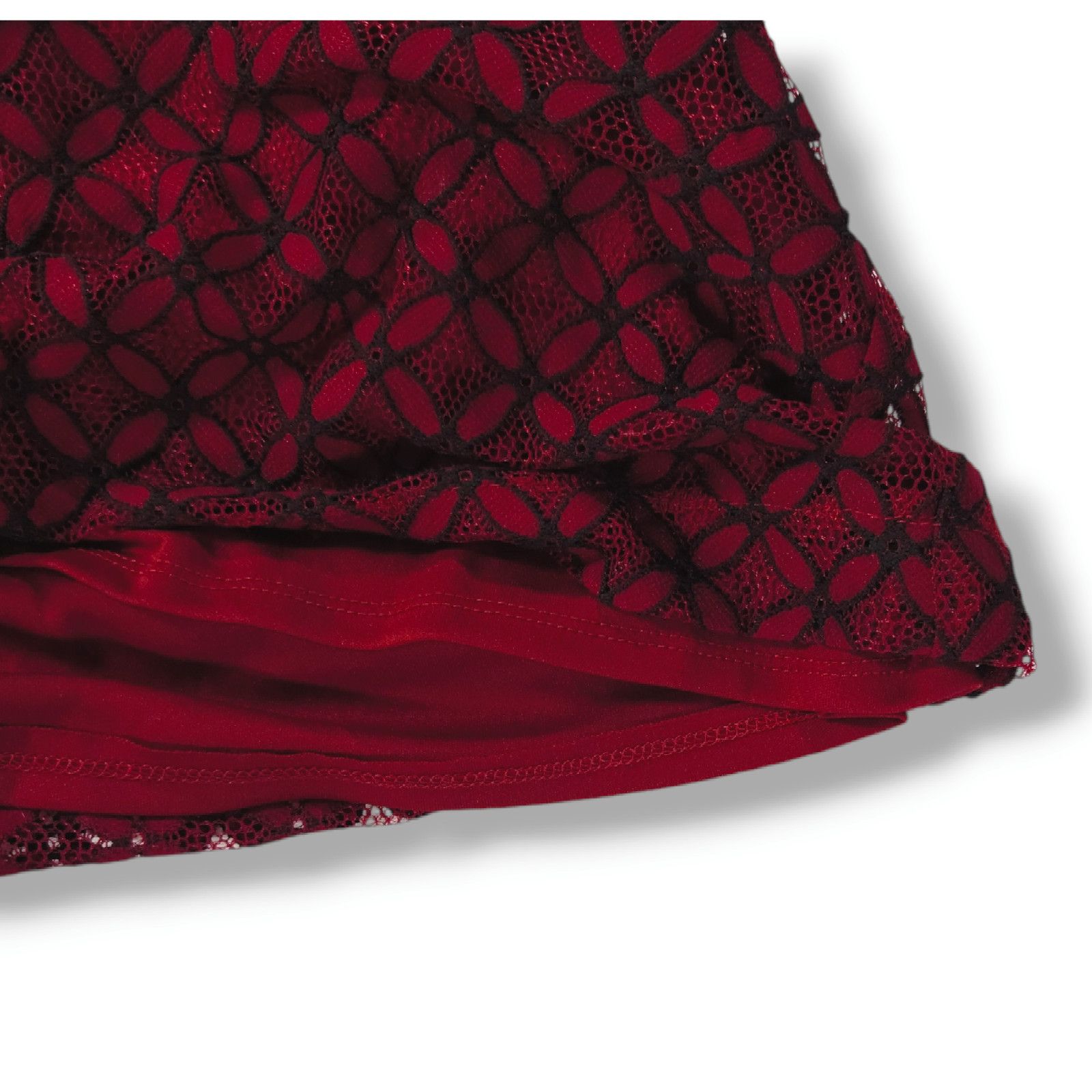 Other EUC Sandra Darren Lace Overlay Sheath Dress Sz. 6 Wine Black Size M / US 6-8 / IT 42-44 - 4 Thumbnail