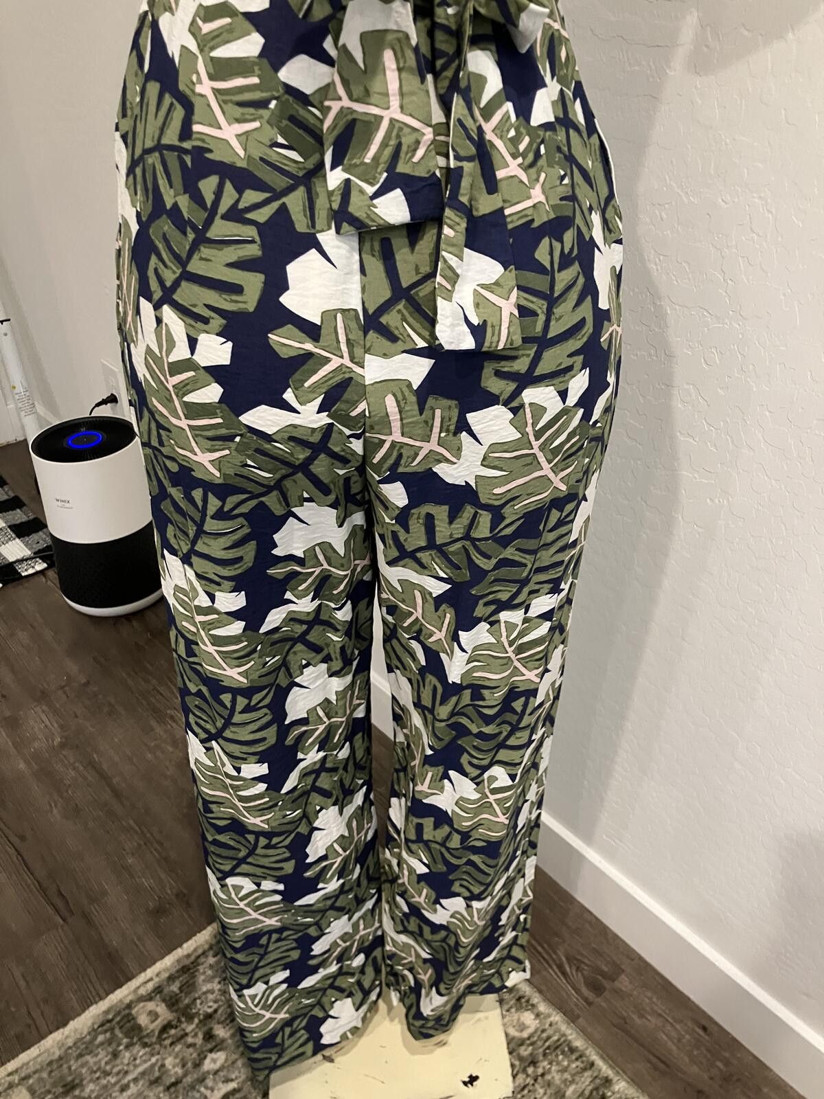 Other NWT Leaf Print Short Sleeve Jumpsuit with Belt Size 28" / US 6 / IT 42 - 8 Thumbnail