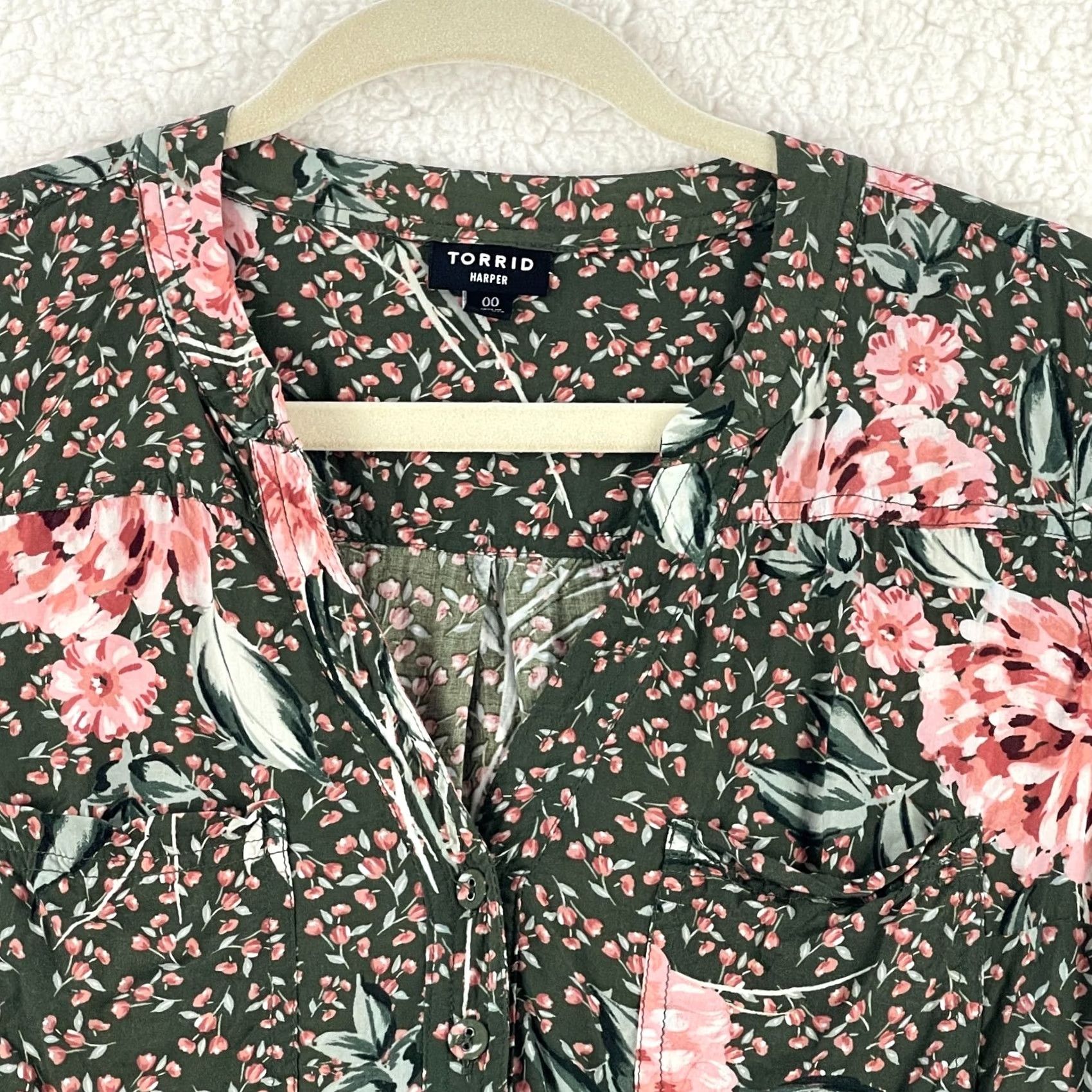 Torrid Torrid Harper Challis Green Floral V-Neck Shirt 3/4 Sleeve M Womens Size M / US 6-8 / IT 42-44 - 3 Thumbnail