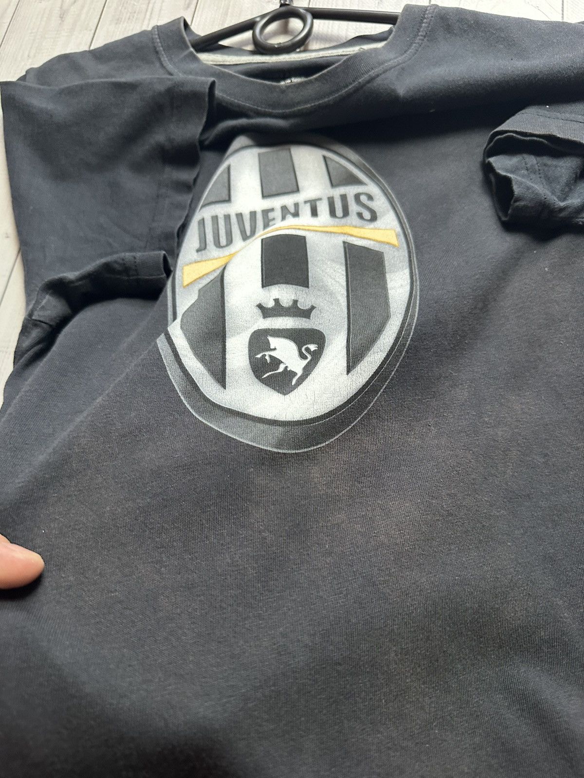 Nike × Vintage Vintage Nike Juventus logo soccer tee size M Juve Size US M / EU 48-50 / 2 - 8 Thumbnail