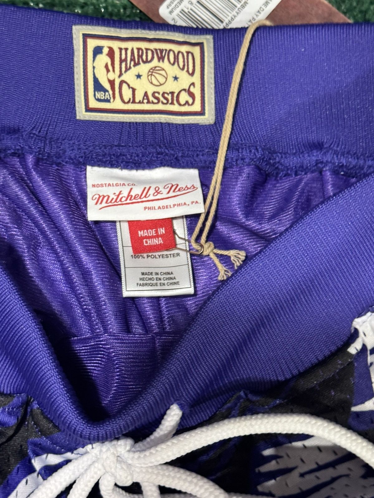 Mitchell & Ness Mitchell N Ness Game day pattern shorts Bucks Size US 29 - 4 Thumbnail