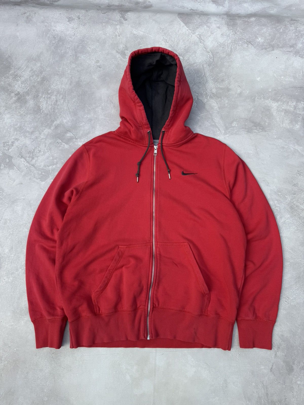 Nike Vintage Nike Swoosh Red Cotton Zip Hoodie Size US L / EU 52-54 / 3 - 1 Thumbnail