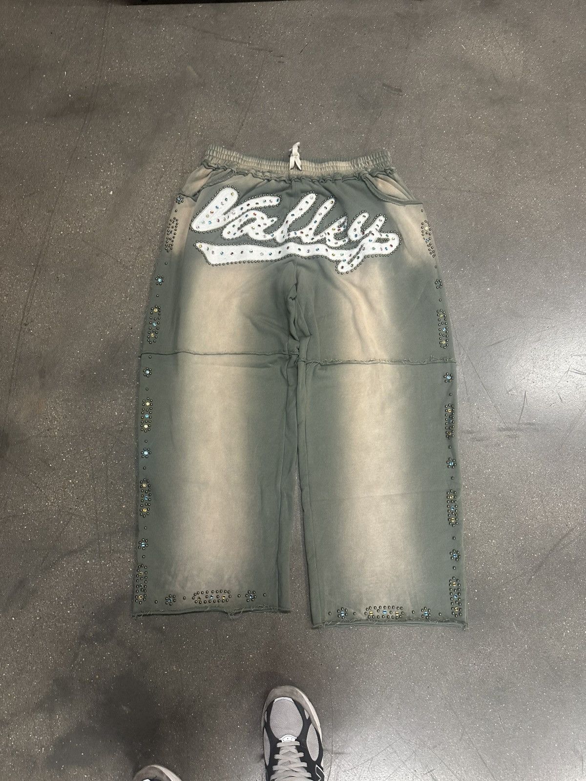 Other Vale forever skittle sweatpants faded green Size US 36 / EU 52 - 1 Thumbnail