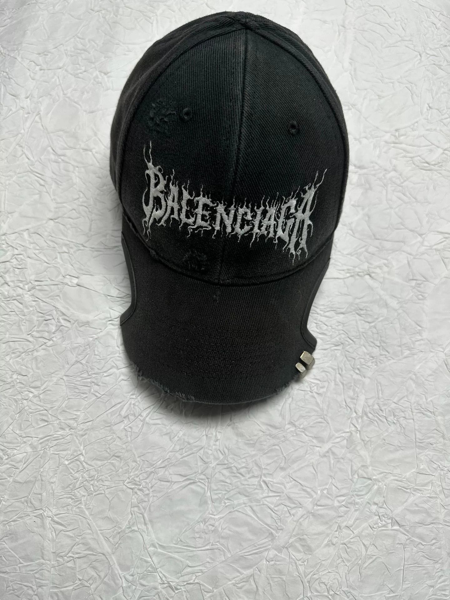 Balenciaga Balenciaga Distressed Embroidered Baseball Cap Size ONE SIZE - 1 Thumbnail