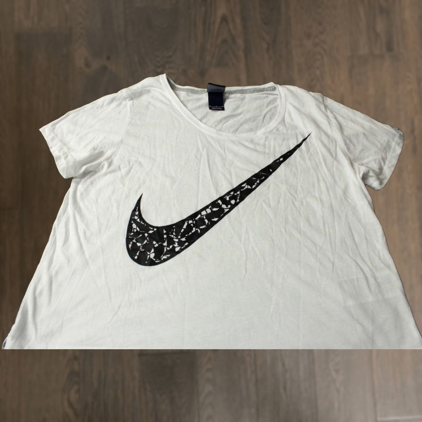 Nike NIKE Shirt Women T-Shirt Jersey 835920-100 White Size M XS? (adjust as needed) Size M / US 6-8 / IT 42-44 - 1 Thumbnail
