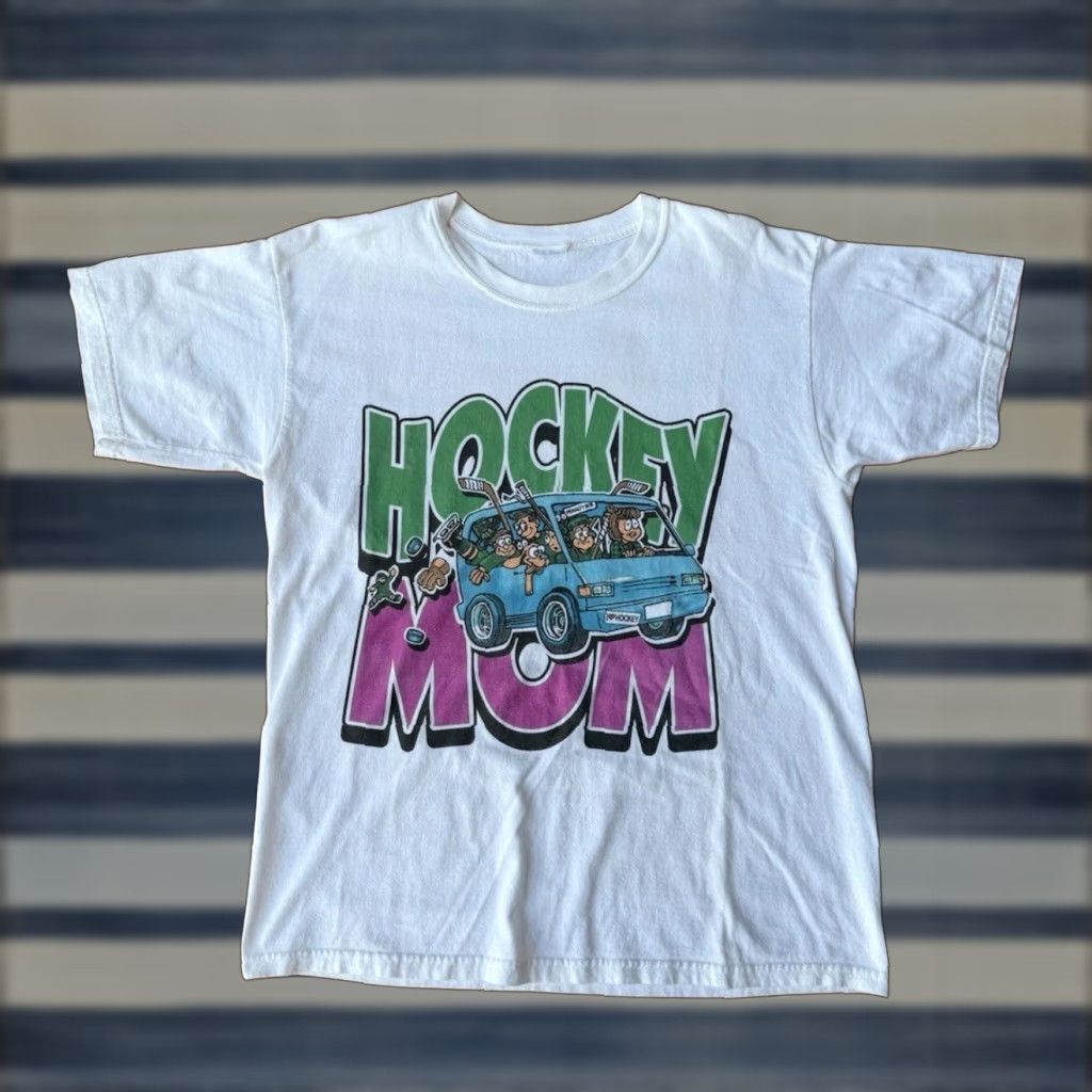 Vintage VINTAGE 90s Hockey Mom Graphic NHL T-Shirt XL Humor Funny Shirt Men White Cotton Short Sleeve Crew Neck Graphic Print Logo 90s Sports Novelty Mens Size US XL / EU 56 / 4 - 1 Thumbnail