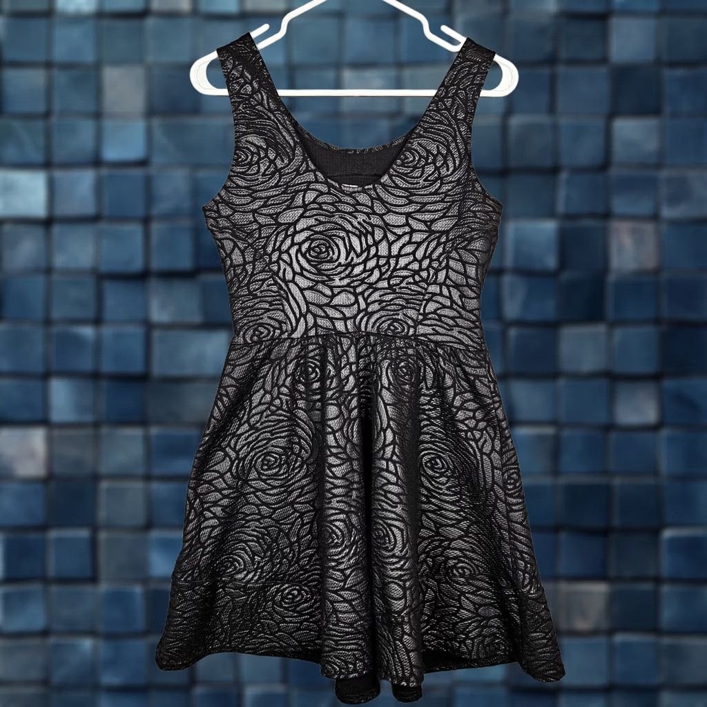 Saks Fifth Avenue Saks Fifth Avenue Women’s Mini Dress Black L/G Sleeveless Scoop Neck Polyester Spandex Casual Vintage: No Size L / US 10 / IT 46 - 1 Thumbnail