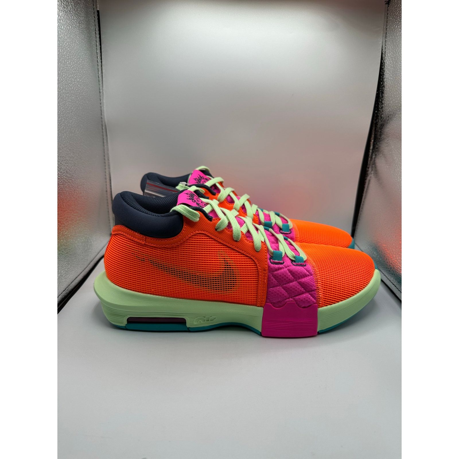 Nike Nike LeBron Witness 8 “Total Orange Laser Fuchsia” size 11 Size US 11 / EU 44 - 3 Thumbnail
