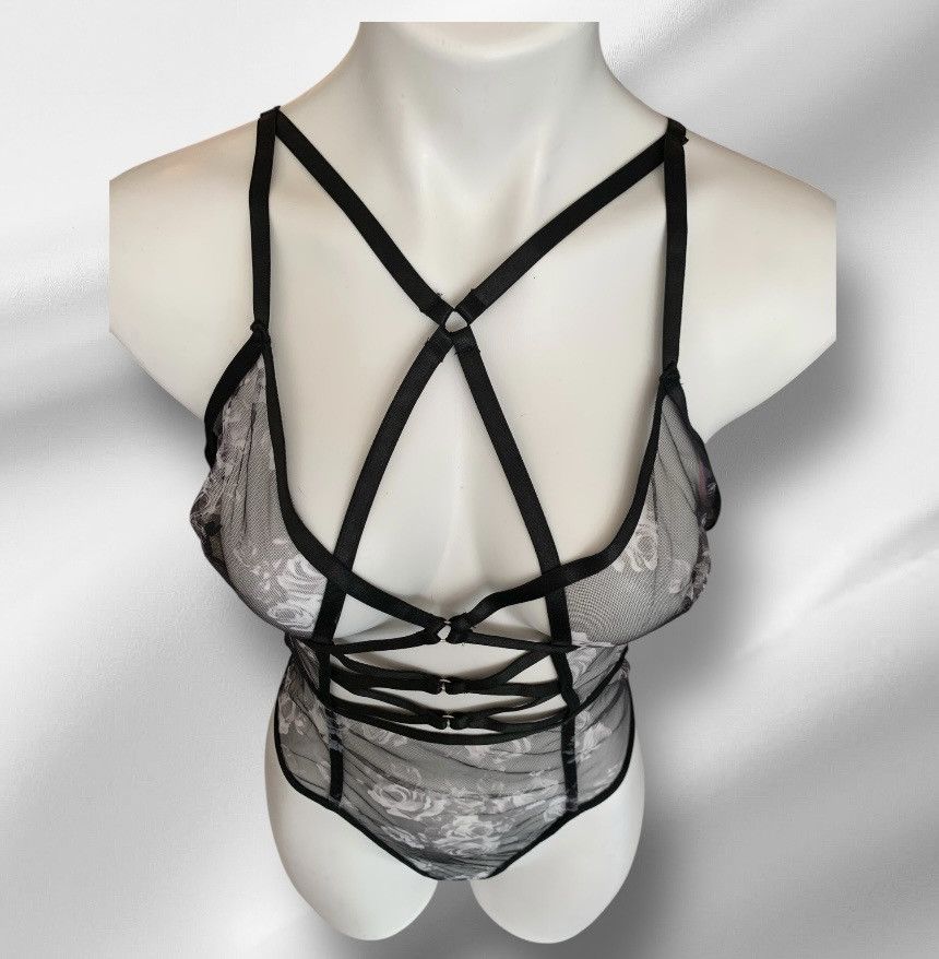 Designer NWT Grey & Black Floral Mesh Bodysuit Sheer Thong S/M Size M / US 6-8 / IT 42-44 - 5 Thumbnail