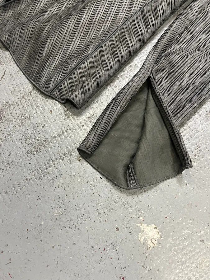 Giorgio Armani SS2012 Giorgio Armani Pleated Striped Grey Jacket Size M / US 6-8 / IT 42-44 - 8 Thumbnail