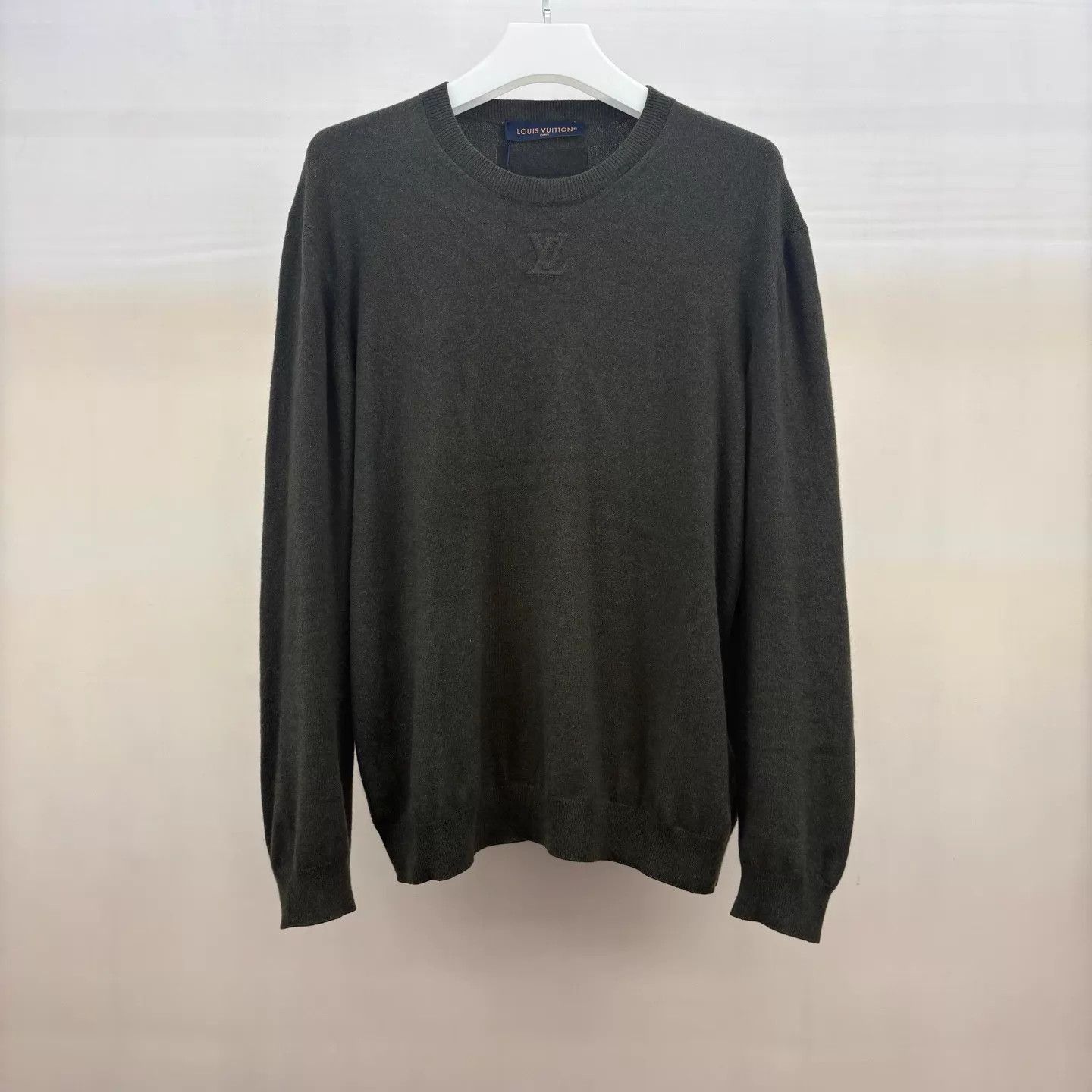 Louis Vuitton LV chest embossed logo sweater XL new with tags IT Size XL / US 12-14 / IT 48-50 - 1 Thumbnail