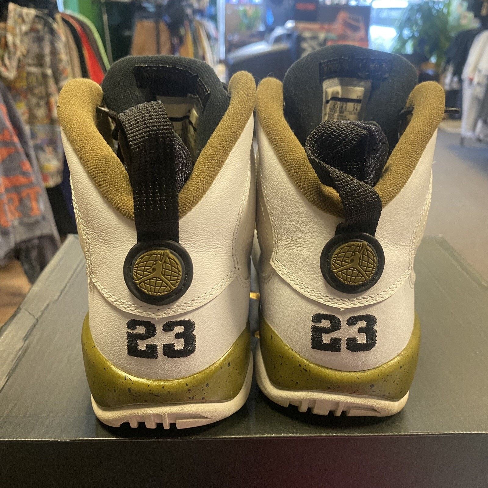 Jordan Brand Size 6y (GS) - Jordan 9 Retro Mid Statue 302359-109 Size US 6 / EU 39 - 4 Thumbnail