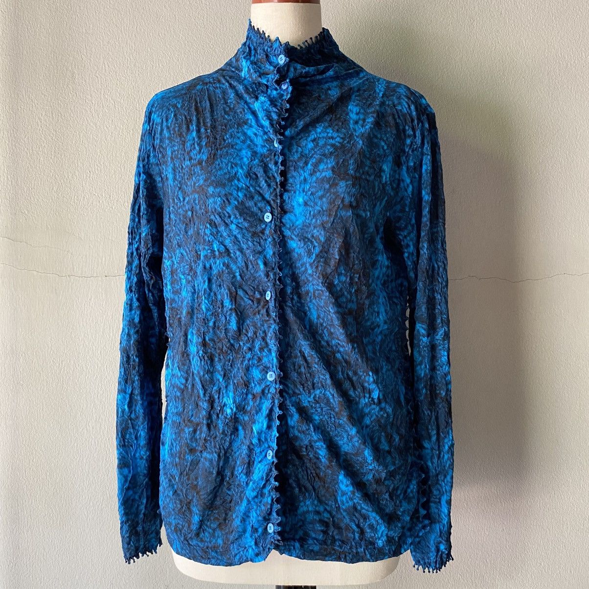Issey Miyake Haat Blue Crinkle Textured Shirt/Ruffled High Neck Blouse Size XS / US 0-2 / IT 36-38 - 3 Thumbnail