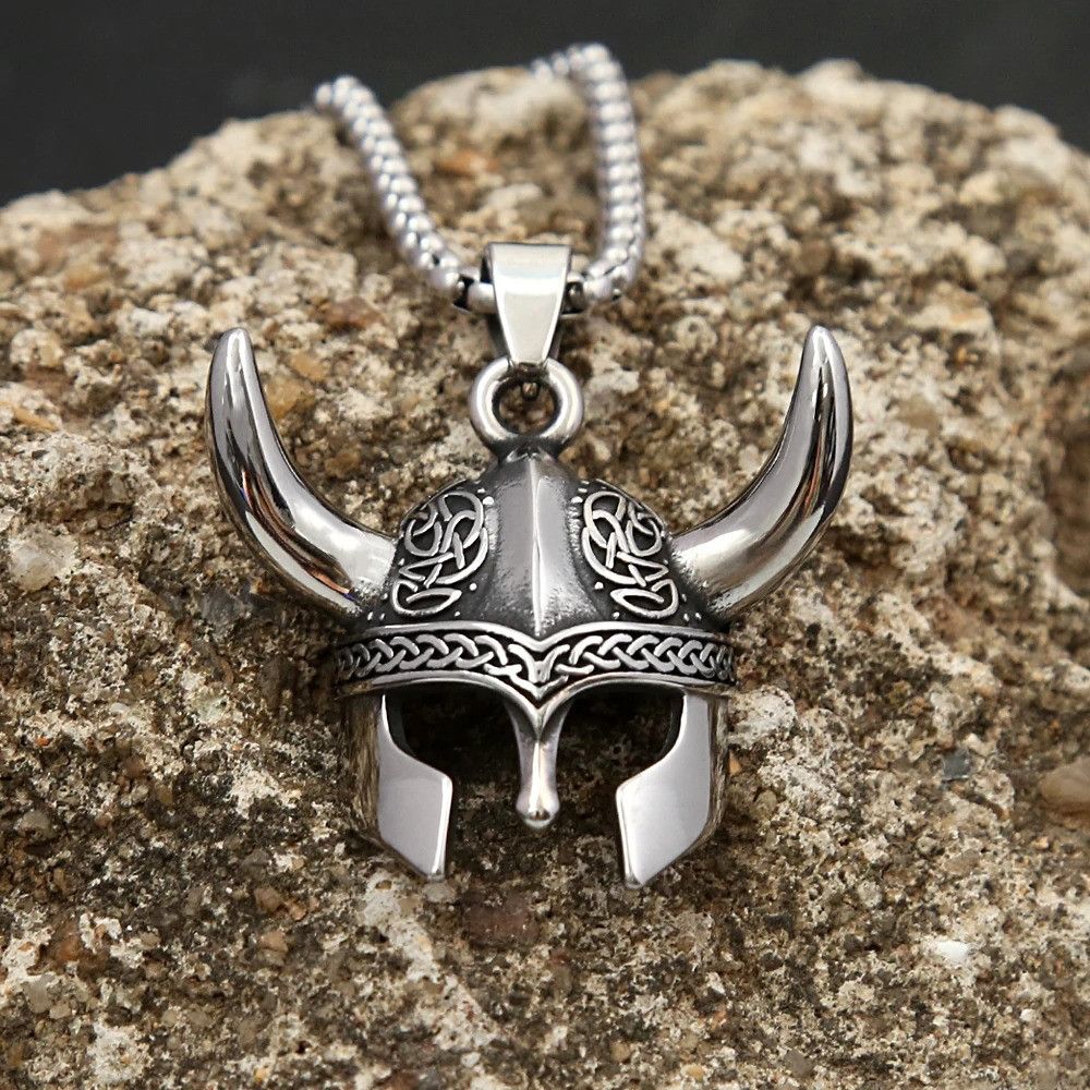 Vintage Vintage Helmet Mask Pendant Size ONE SIZE - 4 Thumbnail