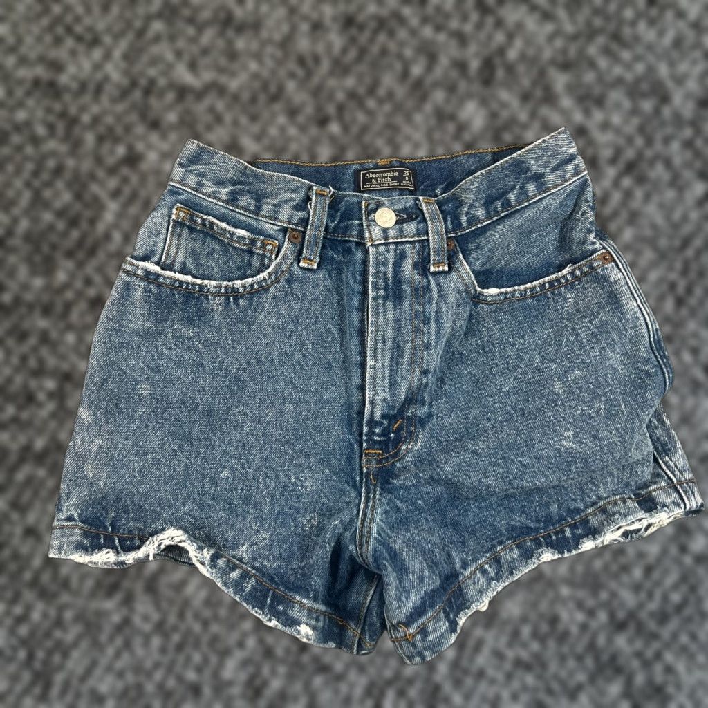 Abercrombie & Fitch Abercrombie & Fitch Women's Denim Shorts 25 Blue Solid Cut-Off Regular Fit Size 42" / US 20 - 1 Thumbnail