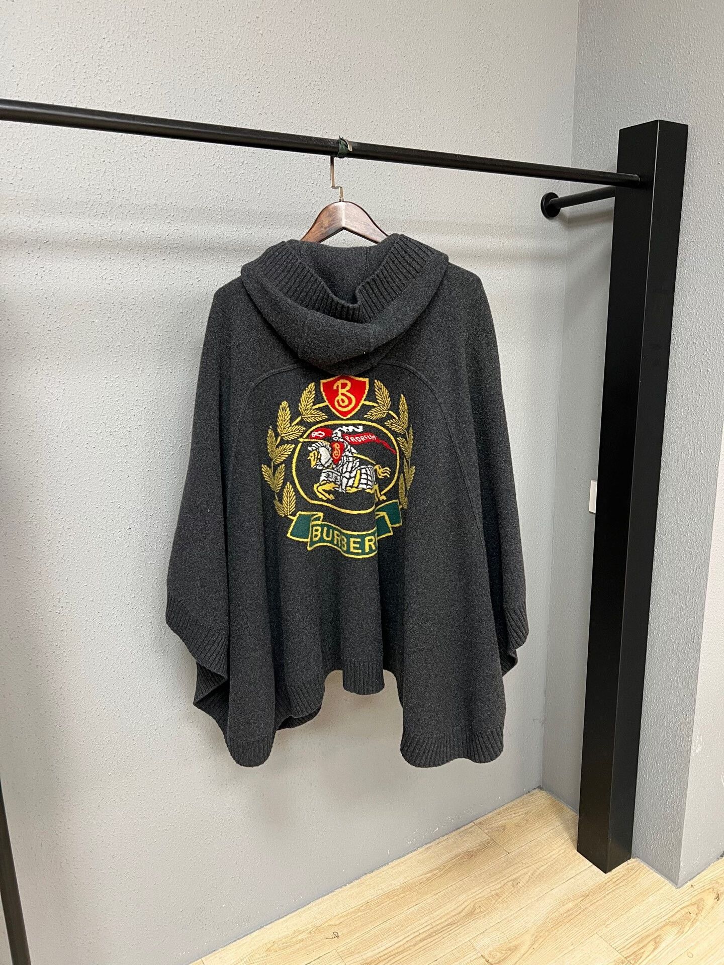 Burberry burberry gray cashmere cape with hood Size ONE SIZE - 1 Thumbnail