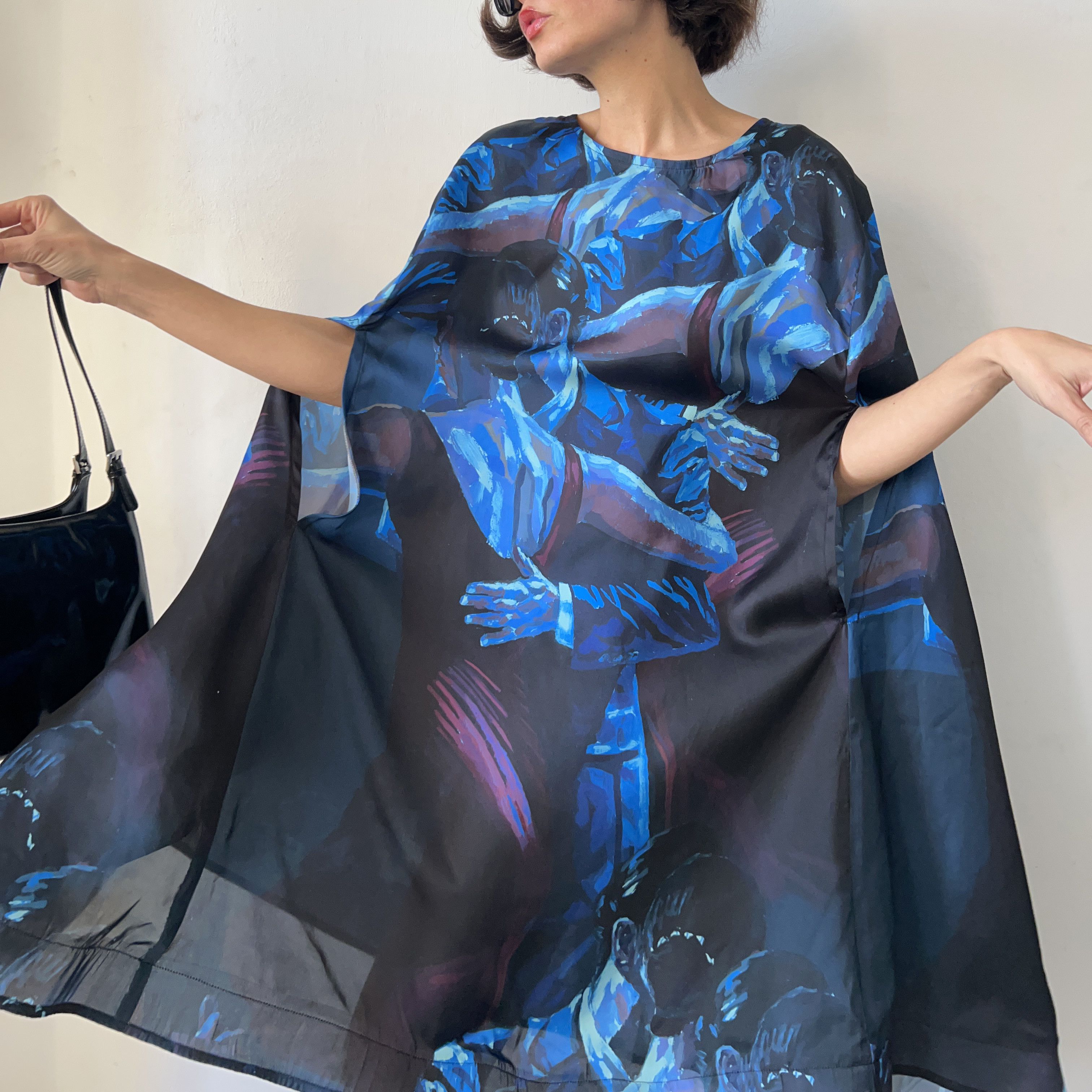 Designer × Handmade Designer handmade couple dance print cocktail cape dress Size ONE SIZE - 4 Thumbnail