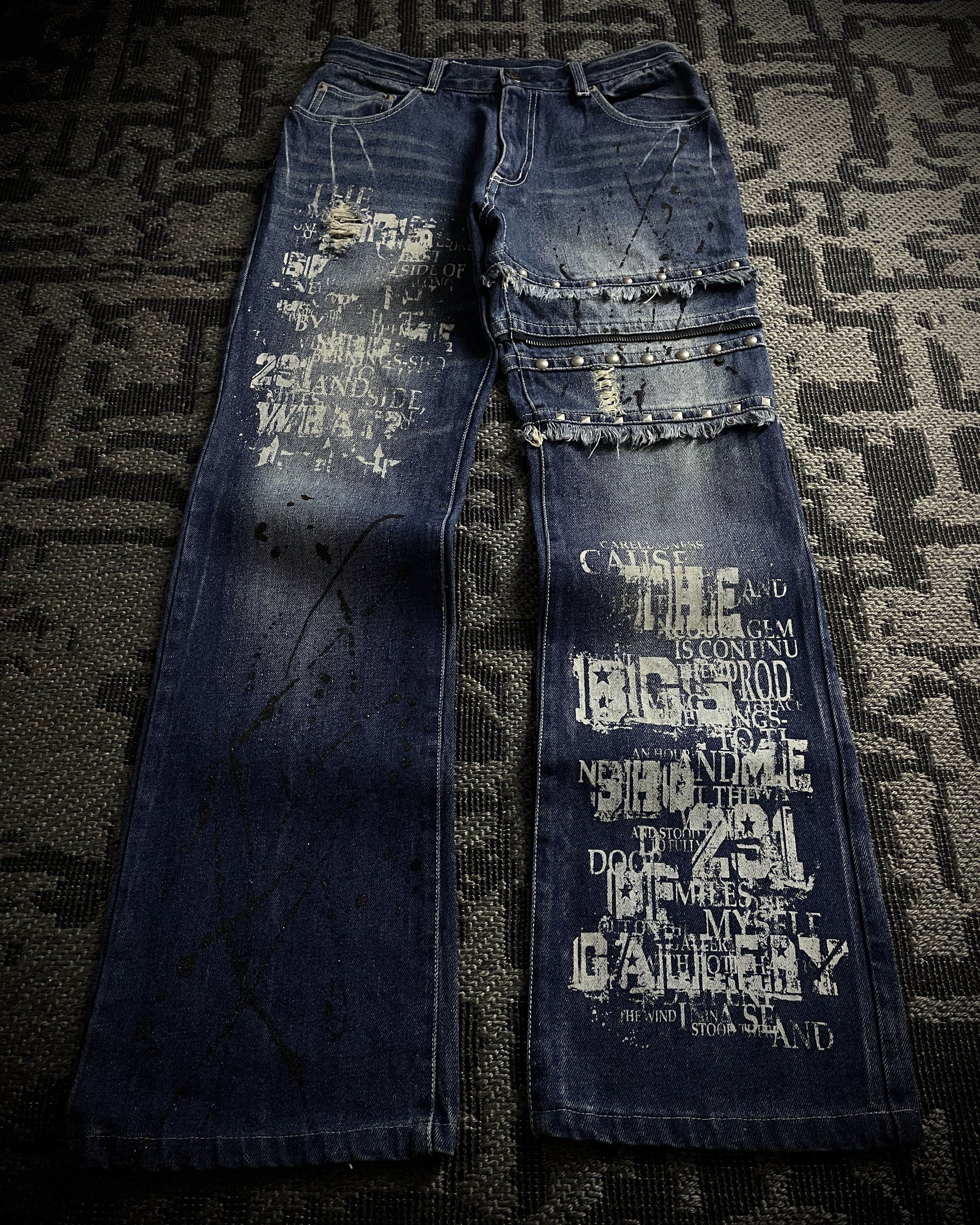 BERNINGS SHO Bernings Sho Distressed Poem Studded Bootcut Denim Size US 29 - 1 Thumbnail