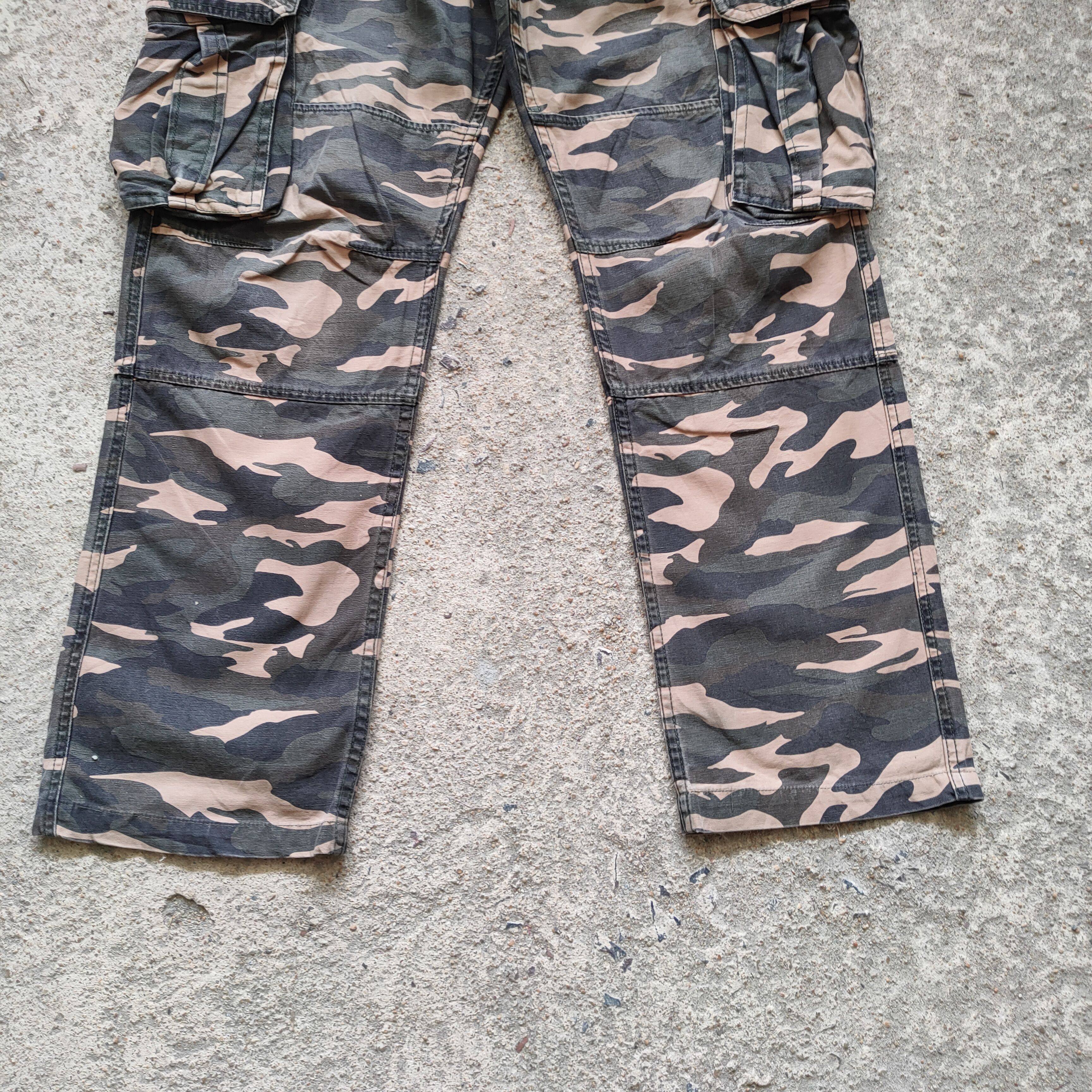 Japanese Brand × Vintage VINTAGE TWENTY WORK FADED CAMO CARGO PANTS Size US 32 / EU 48 - 3 Thumbnail