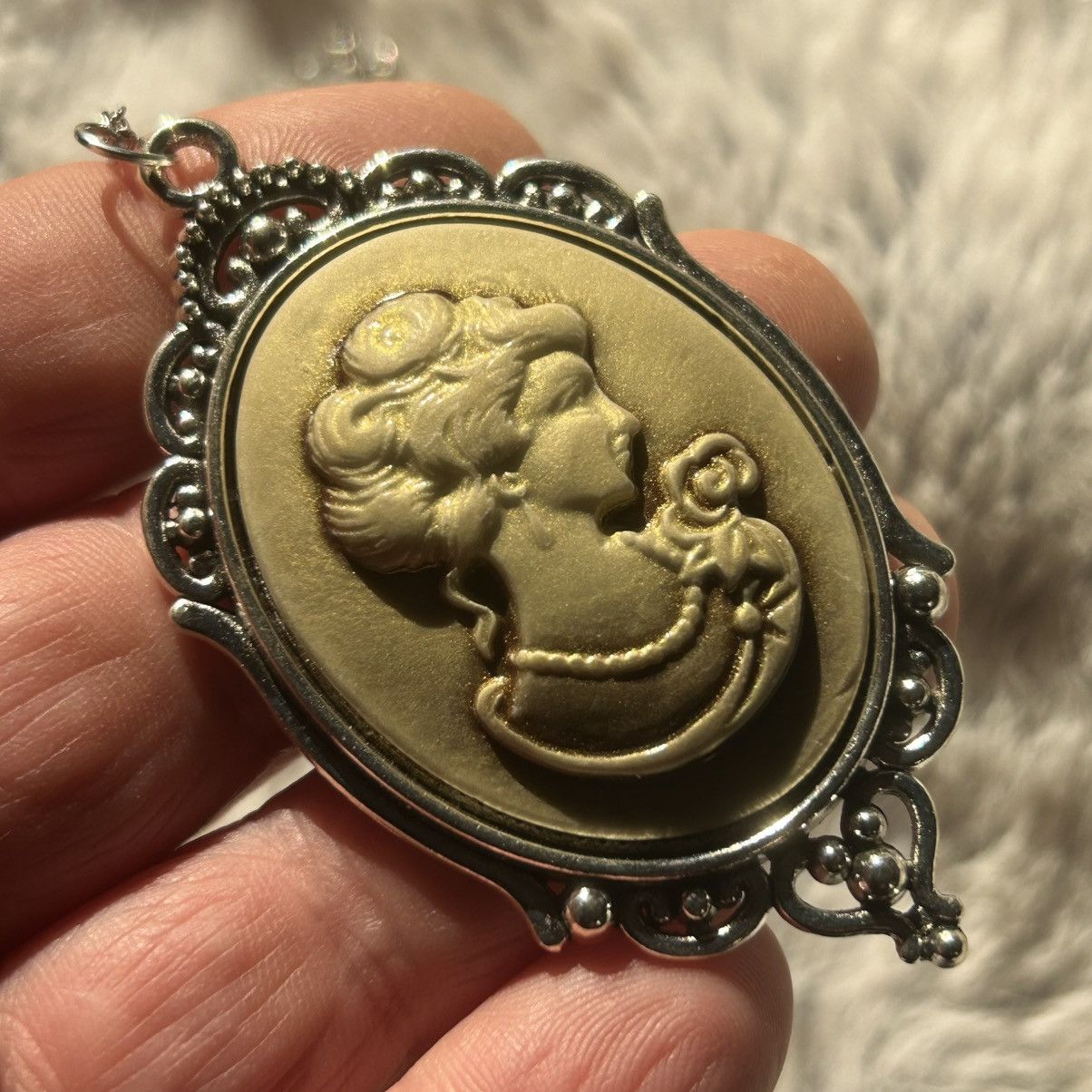Handmade Handcrafted golden opalescent Victorian lady cameo necklace Size ONE SIZE - 6 Thumbnail