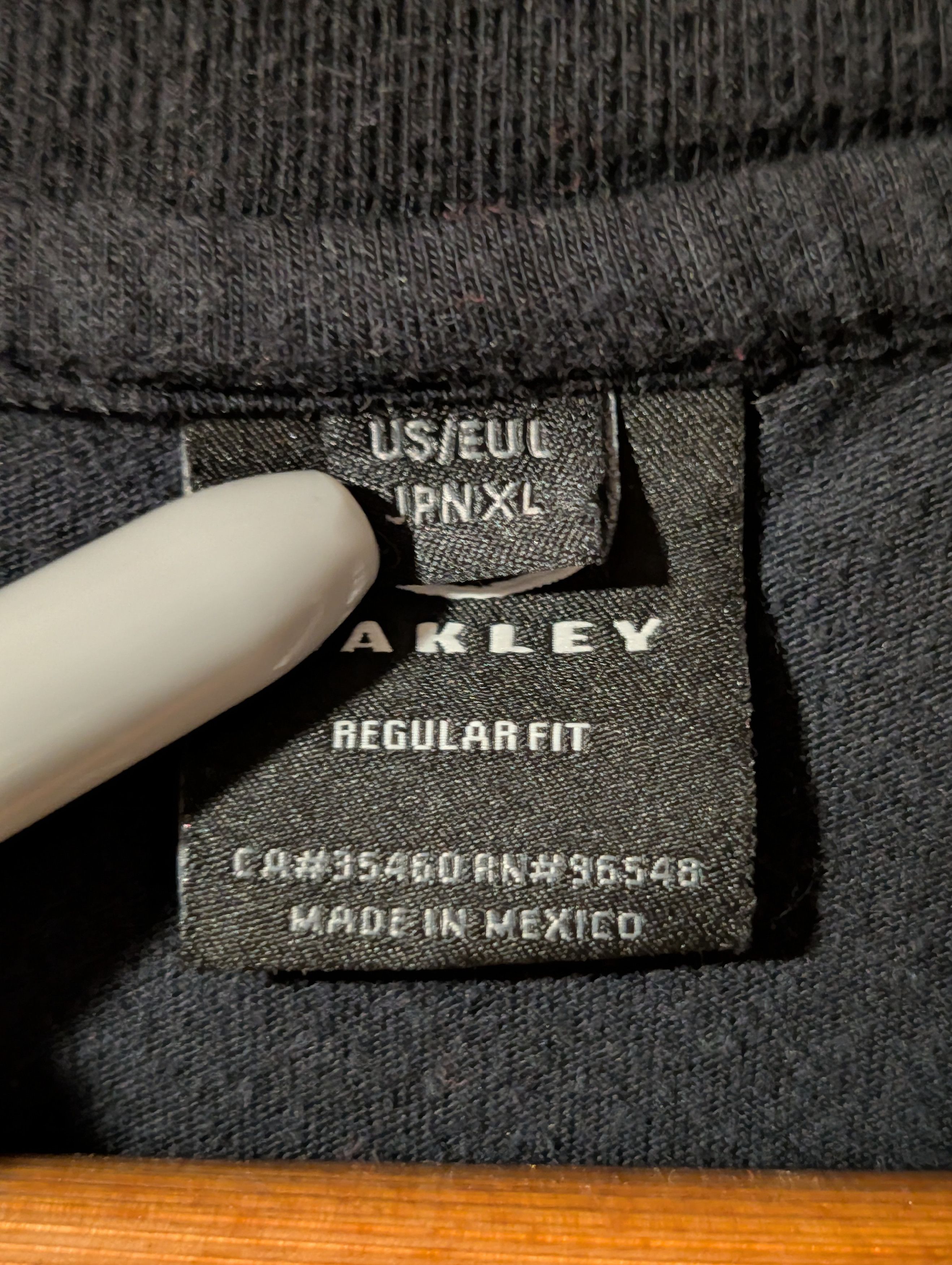 Oakley Oakley Men's Large Regular Fit Long-Sleeve Crew Neck T-Shirt Size US L / EU 52-54 / 3 - 6 Thumbnail