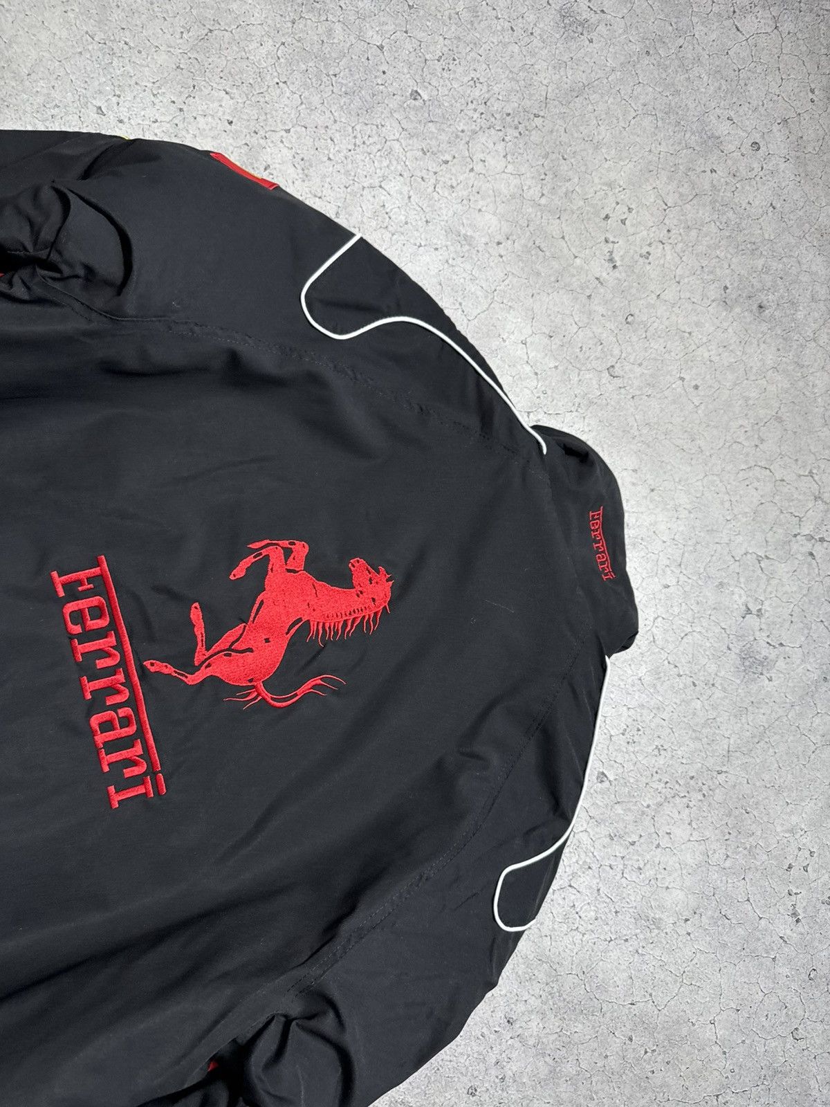 Ferrari Ferrari F1 Racing Bomber Jacket Hype Rare Big Logo Vintage Size US XL / EU 56 / 4 - 10 Thumbnail